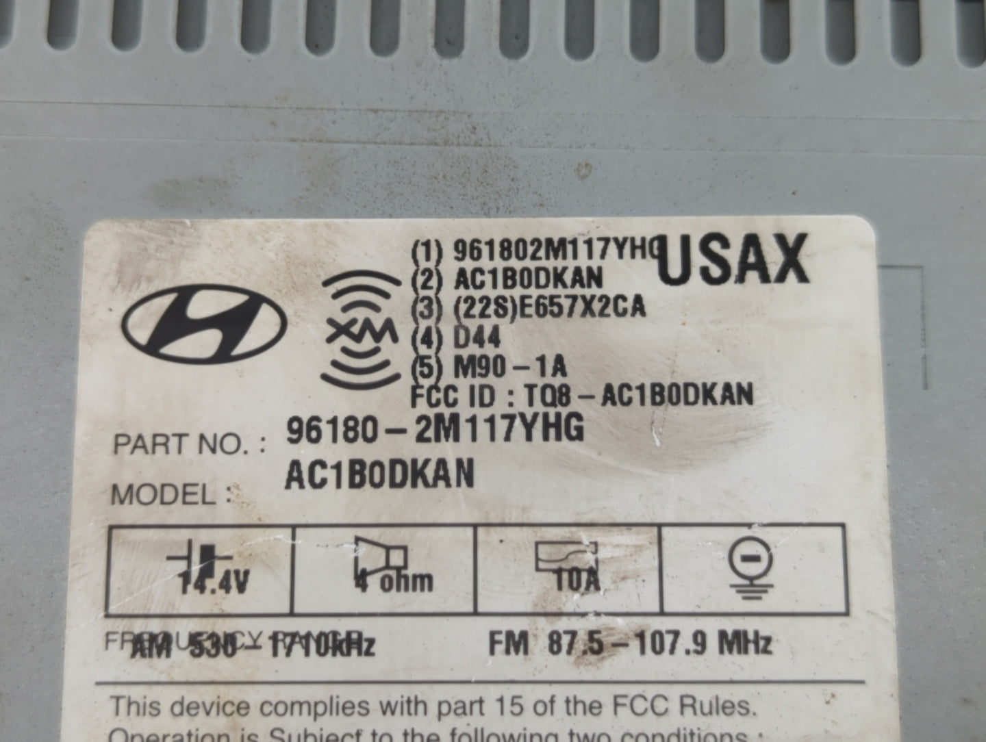 2013-2013 Hyundai Genesis Am Fm Cd Player Radio Receiver - Oemusedautoparts1.com