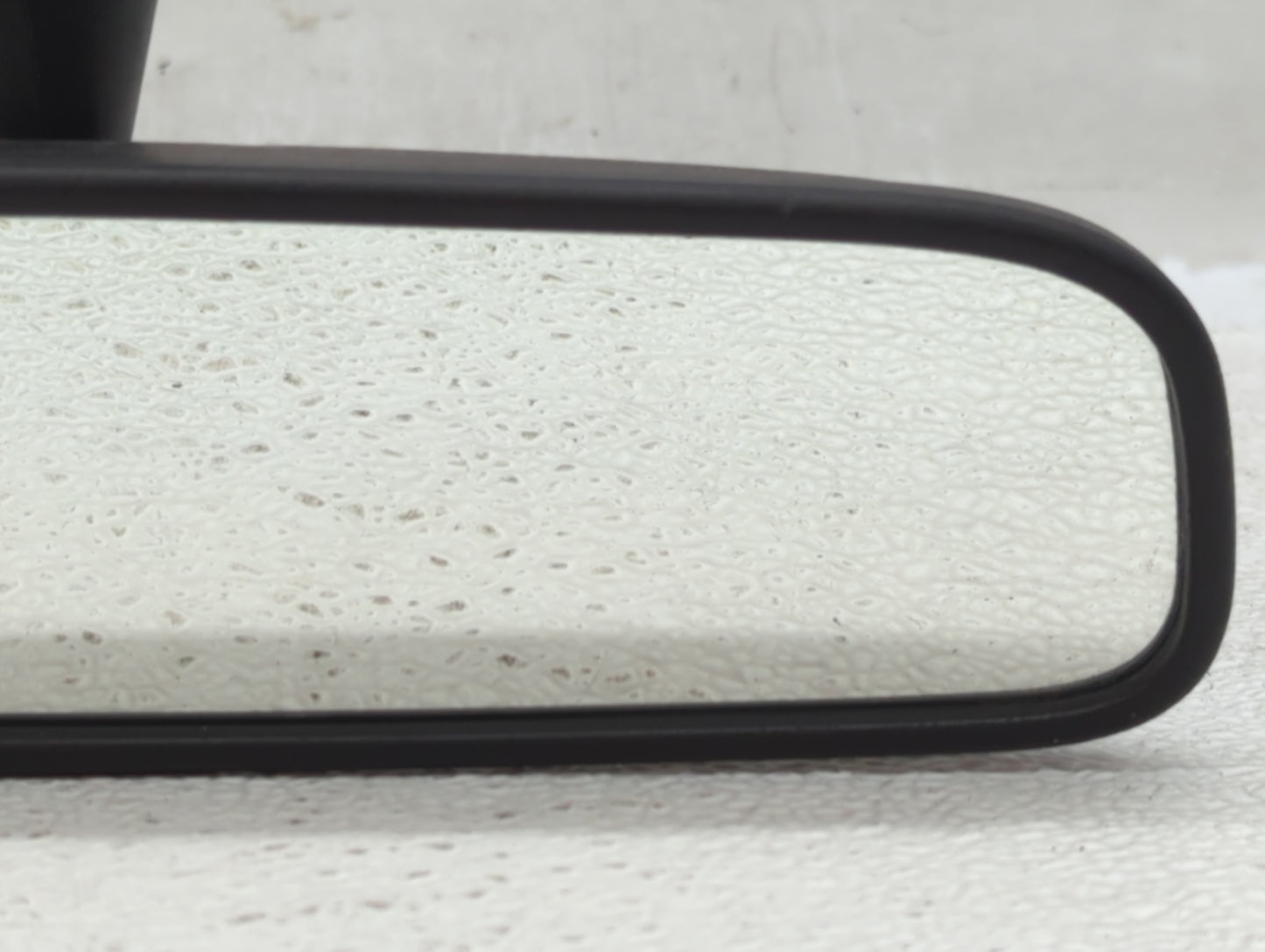 2009-2016 Hyundai Genesis Interior Rear View Mirror Replacement OEM P/N:E4012143 Fits OEM Used Auto Parts - Oemusedautoparts
