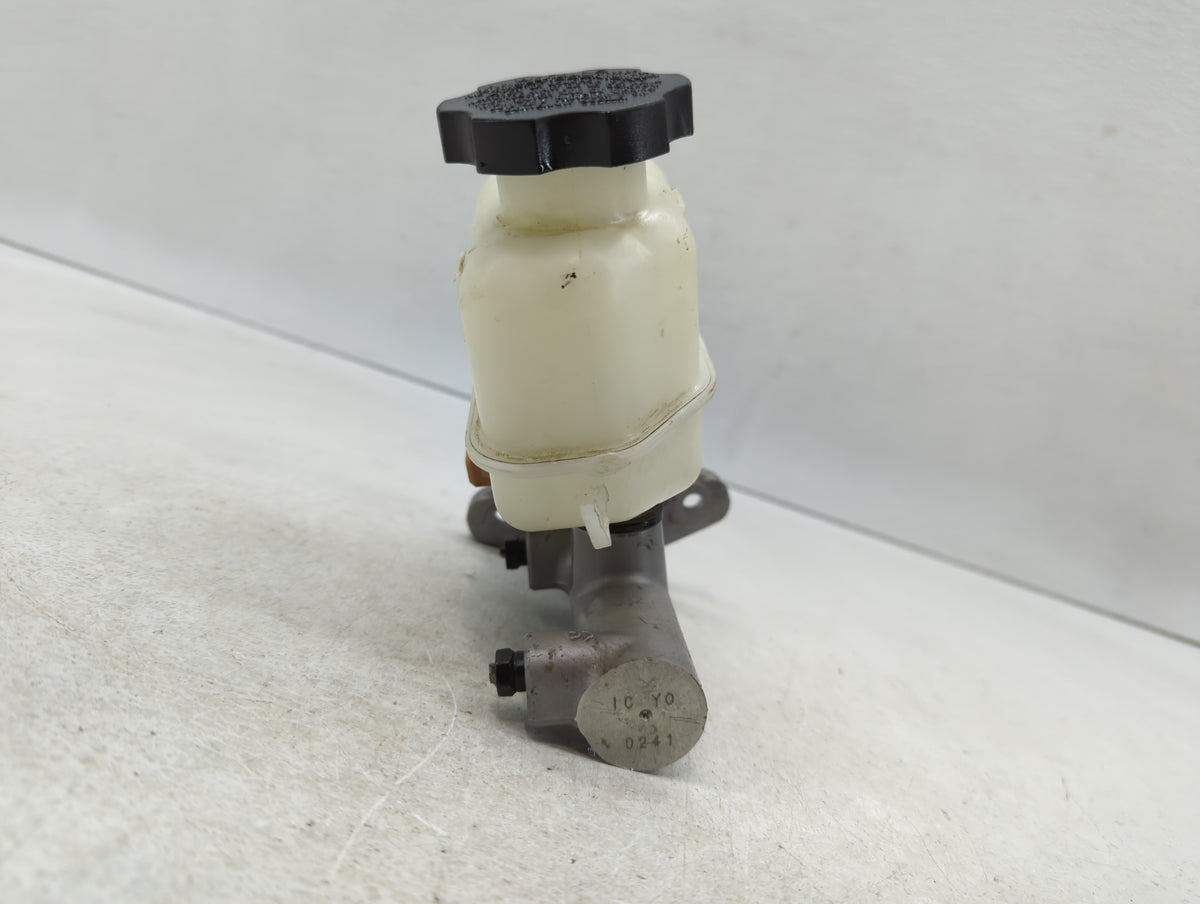 2009-2016 Hyundai Genesis Brake Master Cylinder 609174 - Oemusedautoparts1.com