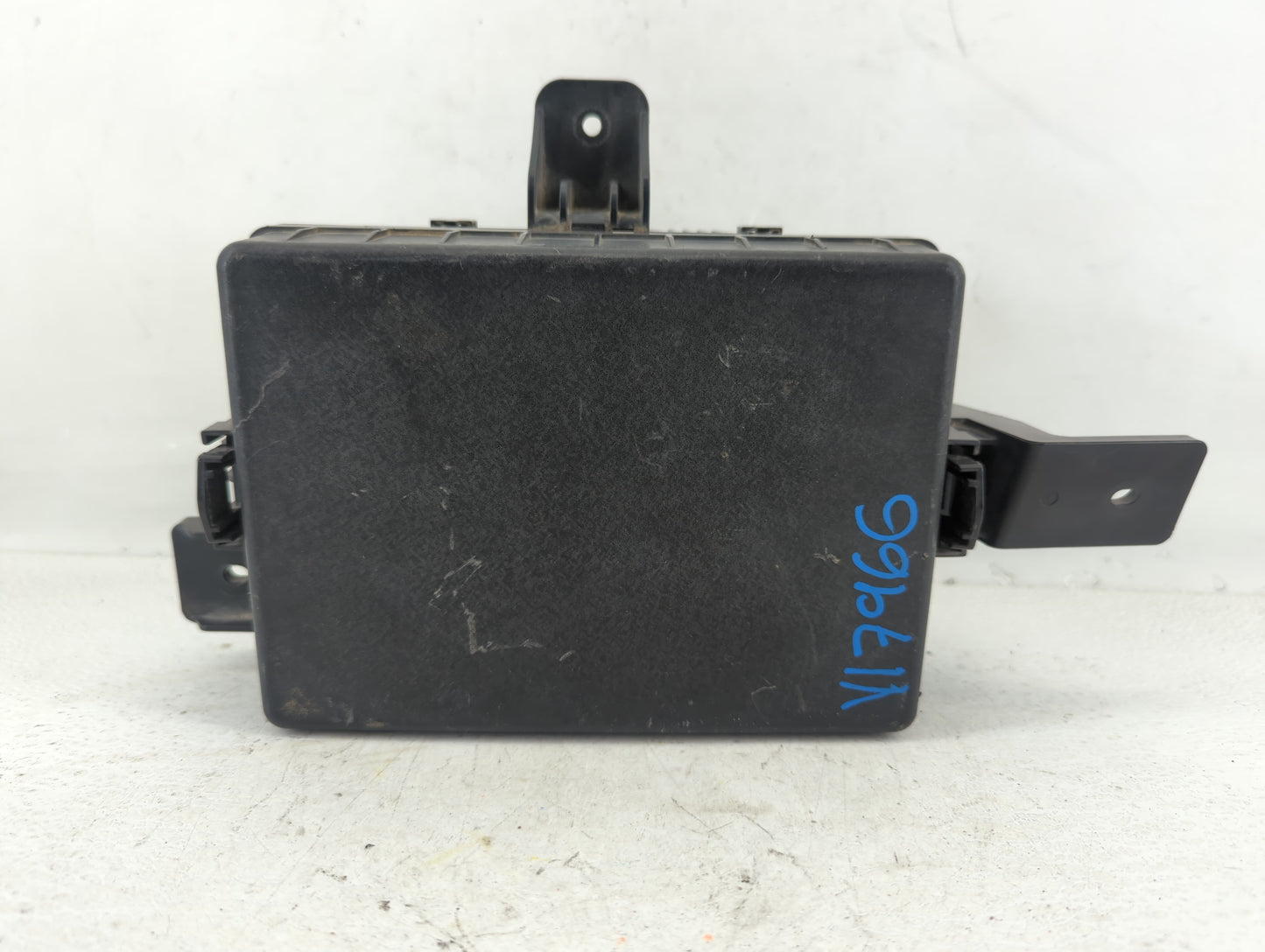 2013-2014 Hyundai Genesis Fusebox Fuse Box Panel Relay Module P/N:91264 2M901 Fits Fits 2013 2014 OEM Used Auto Parts - Oemu