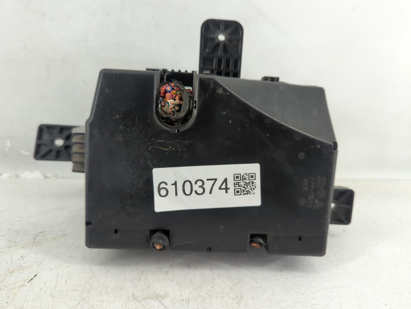 2013-2014 Hyundai Genesis Fusebox Fuse Box Panel Relay Module P/N:91264 2M901 Fits Fits 2013 2014 OEM Used Auto Parts - Oemu