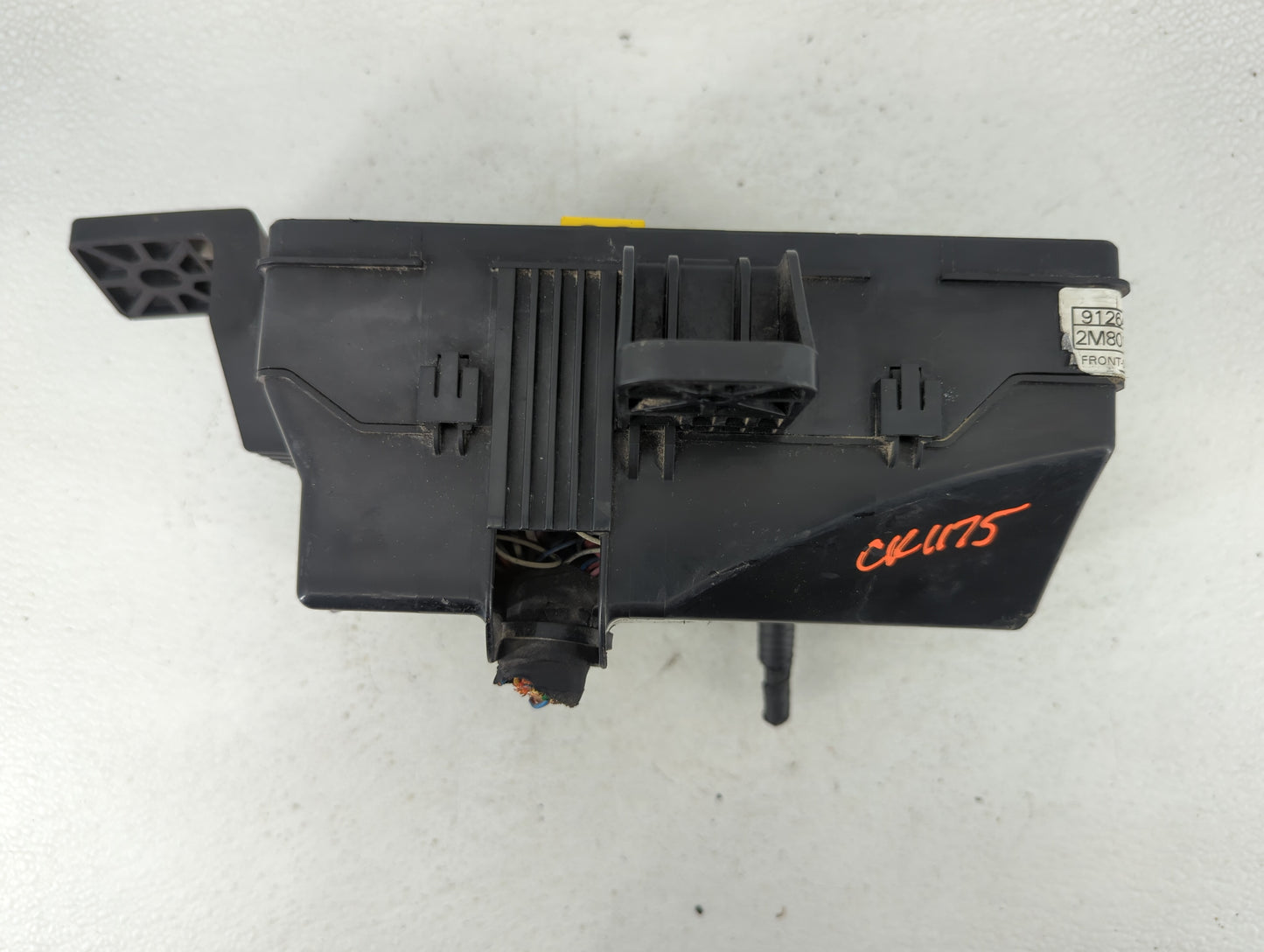 2013-2014 Hyundai Genesis Fusebox Fuse Box Panel Relay Module P/N:91264-2M801 Fits Fits 2013 2014 OEM Used Auto Parts - Oemu