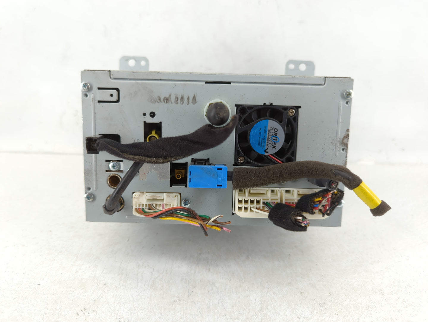 2013-2013 Hyundai Genesis Am Fm Cd Player Radio Receiver - Oemusedautoparts1.com