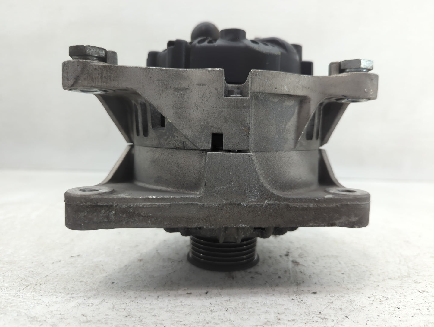 2013-2014 Hyundai Genesis Alternator Replacement Generator Charging Assembly Engine OEM P/N:37301-2C120 2614548 Fits OEM Use