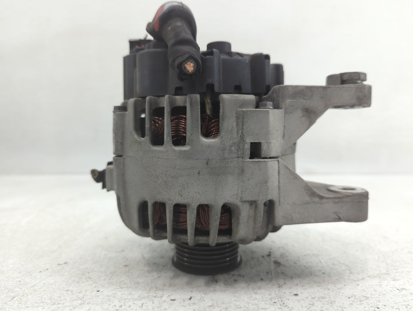 2013-2014 Hyundai Genesis Alternator Replacement Generator Charging Assembly Engine OEM P/N:37301-2C120 2614548 Fits OEM Use