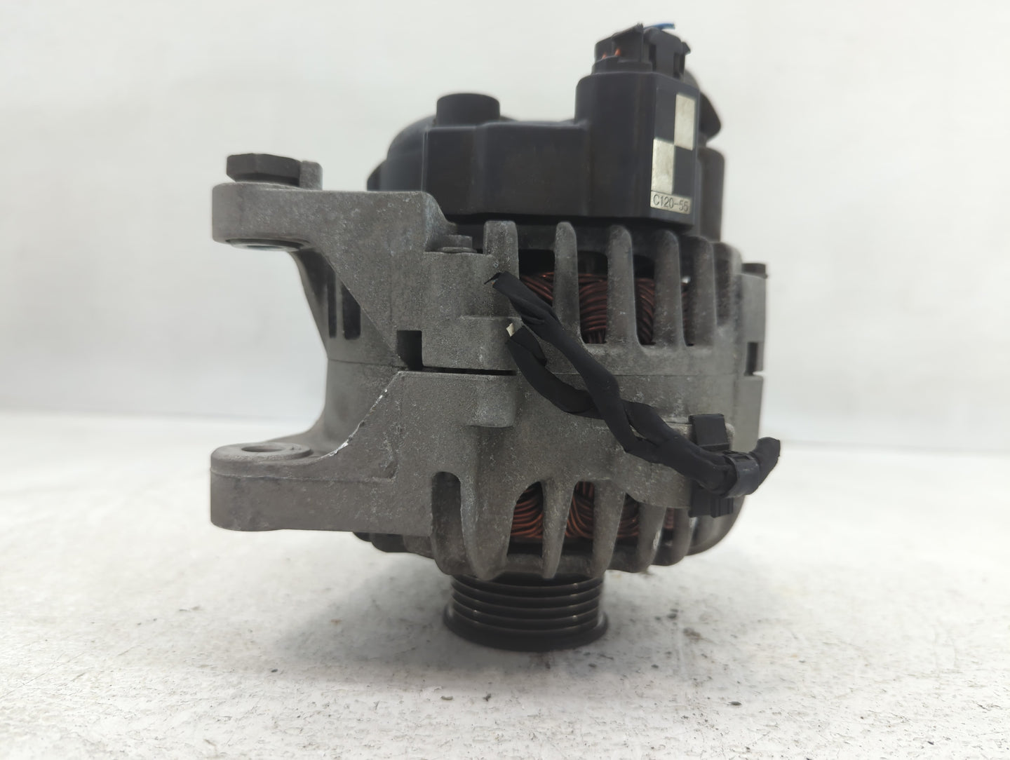 2013-2014 Hyundai Genesis Alternator Replacement Generator Charging Assembly Engine OEM P/N:37301-2C120 2614548 Fits OEM Use