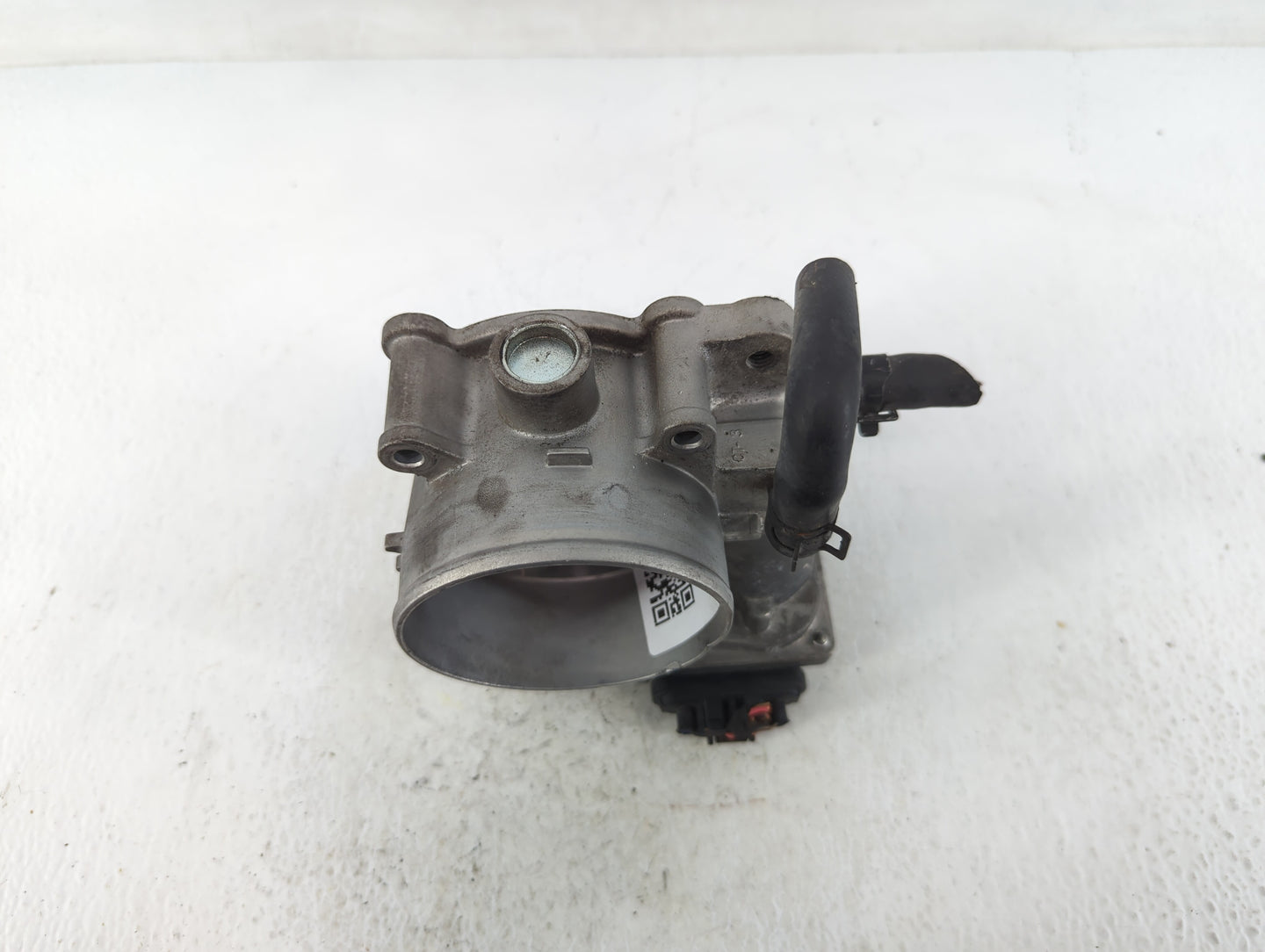 2012-2014 Hyundai Genesis Throttle Body P/N:35100-3CBA0 Fits Fits 2012 2013 2014 OEM Used Auto Parts - Oemusedautoparts1.com