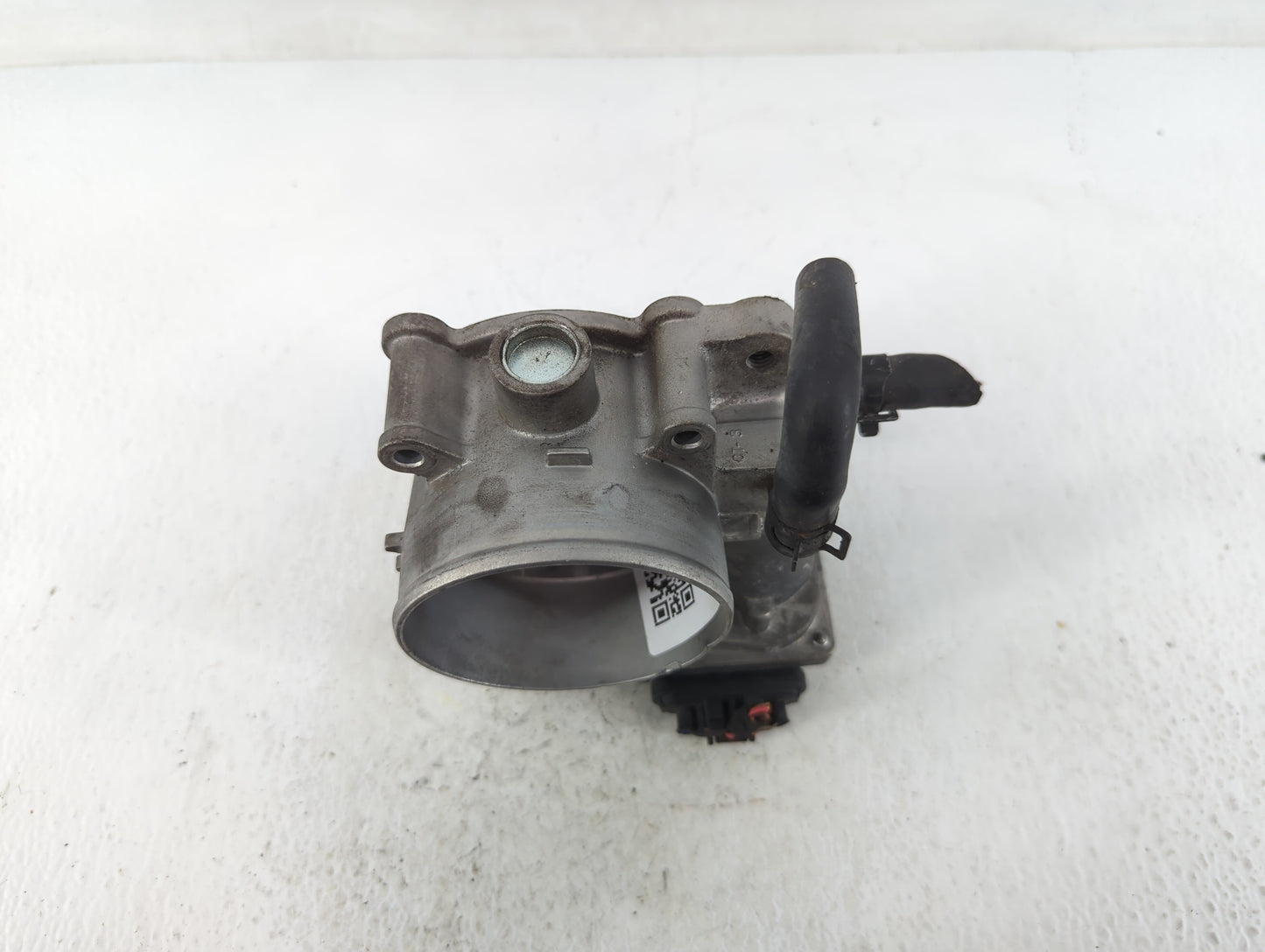 2012-2014 Hyundai Genesis Throttle Body P/N:35100-3CBA0 Fits Fits 2012 2013 2014 OEM Used Auto Parts - Oemusedautoparts1.com
