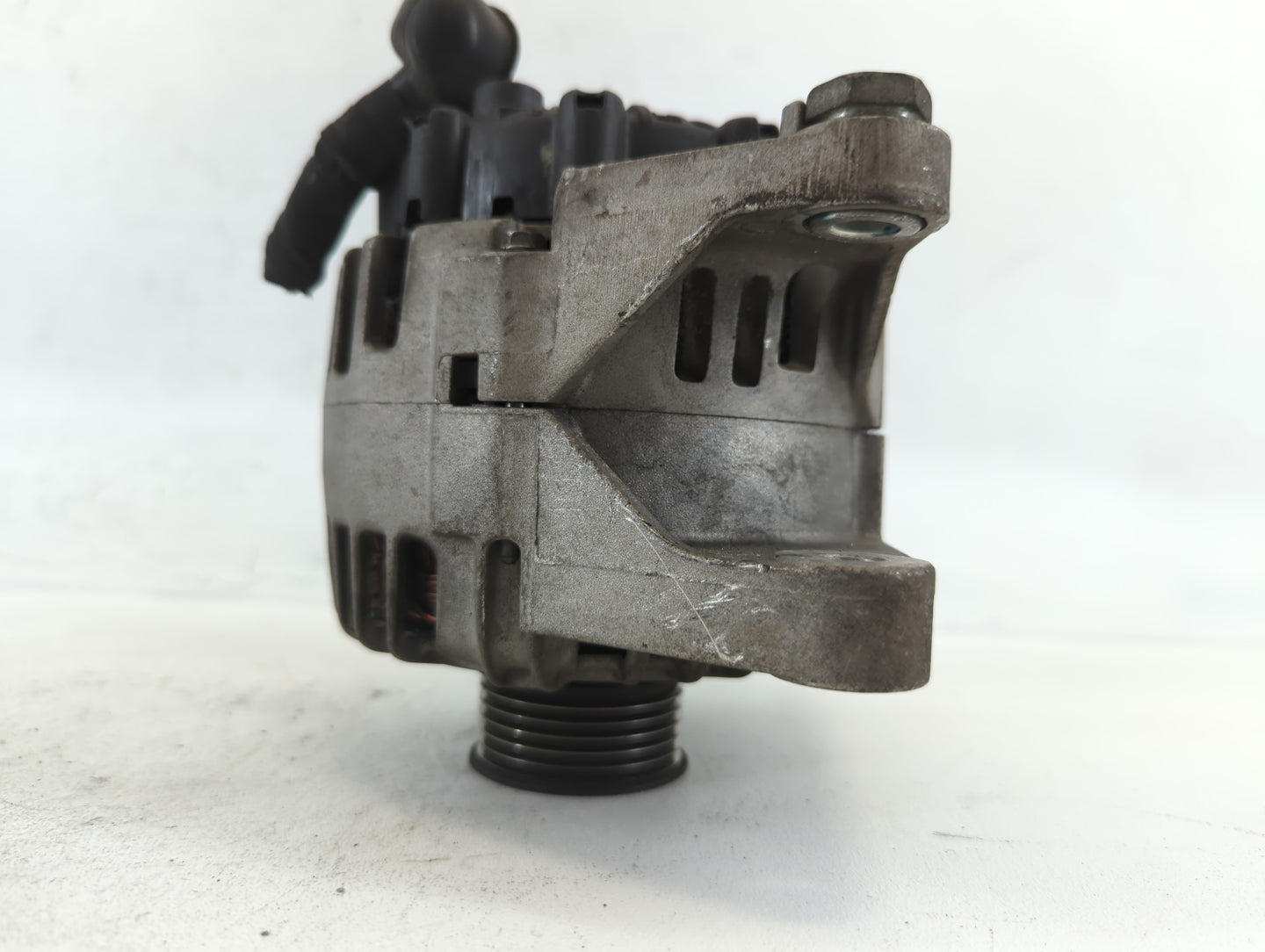 2013-2014 Hyundai Genesis Alternator Replacement Generator Charging Assembly Engine OEM P/N:2614548 37301-2C120 Fits OEM Use