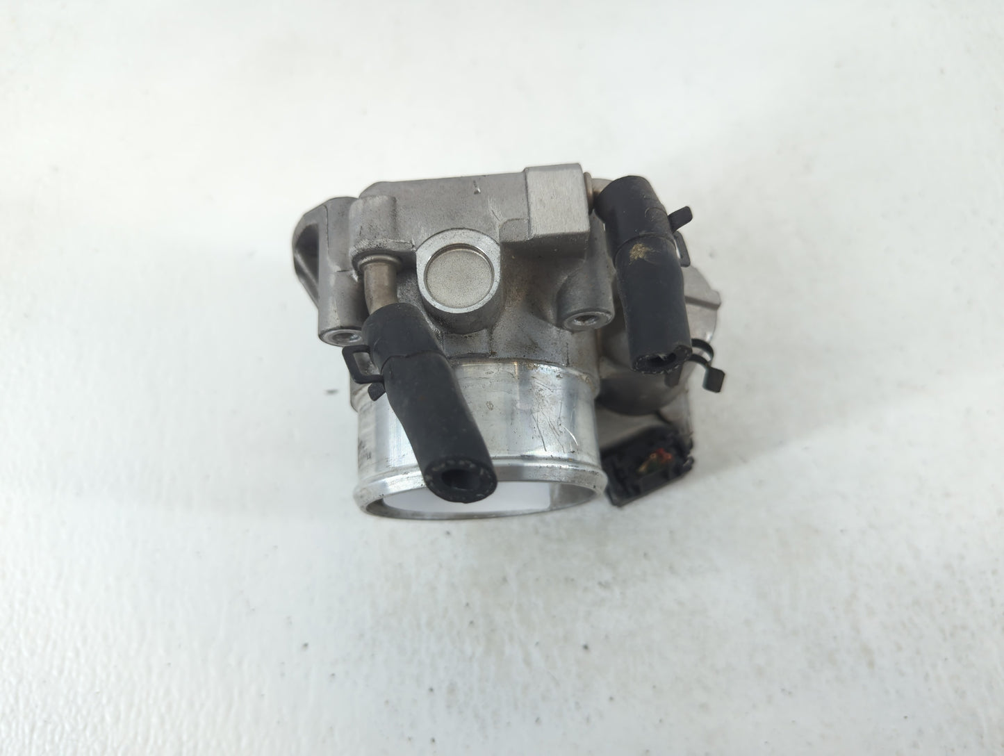 2009-2014 Hyundai Genesis Throttle Body P/N:35100-2C300 Fits Fits 2009 2010 2011 2012 2013 2014 OEM Used Auto Parts - Oemuse