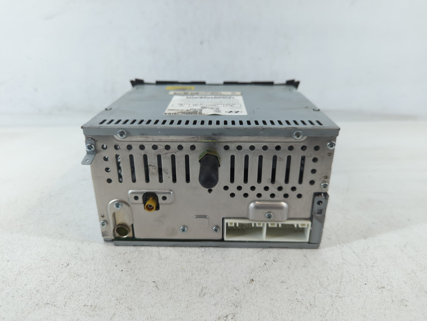 2013-2013 Hyundai Genesis Am Fm Cd Player Radio Receiver - Oemusedautoparts1.com