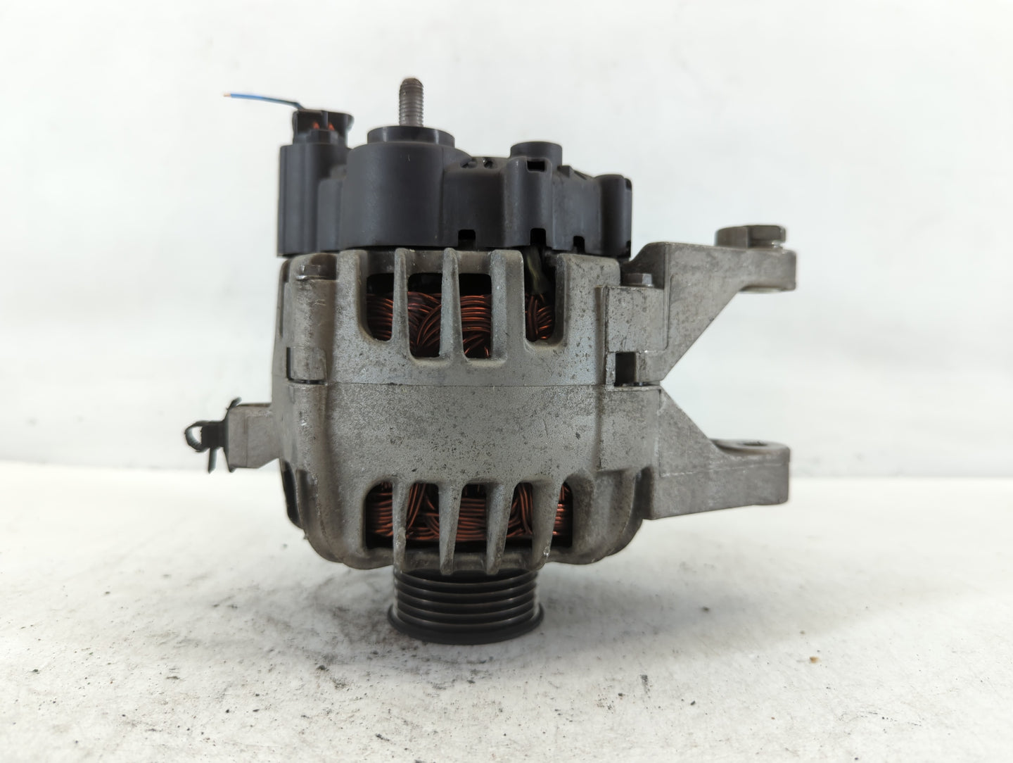 2013-2014 Hyundai Genesis Alternator Replacement Generator Charging Assembly Engine OEM P/N:2614548 37301-2C120 Fits OEM Use