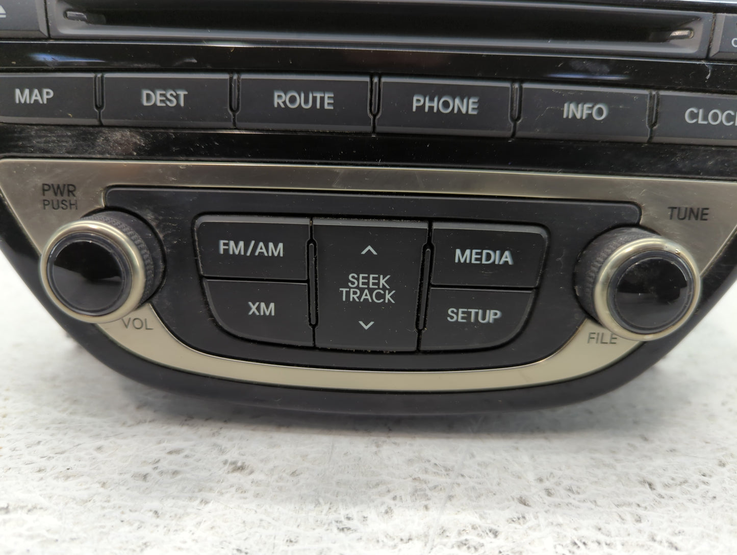 2013-2015 Hyundai Genesis Am Fm Cd Player Radio Receiver - Oemusedautoparts1.com