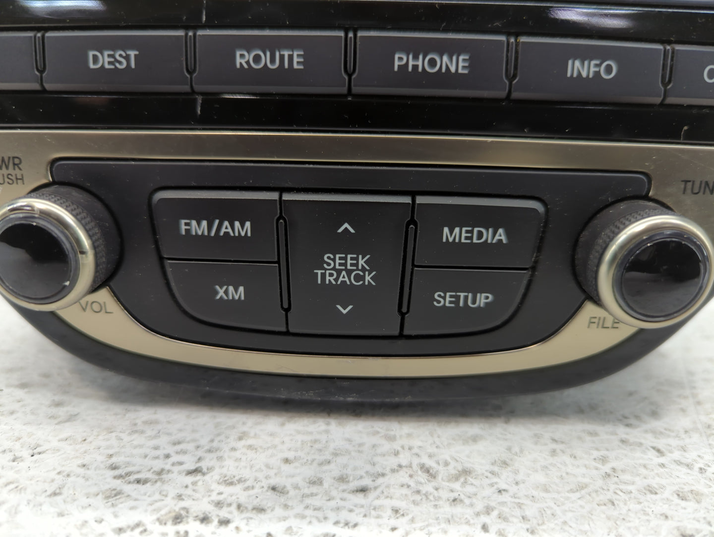 2013-2015 Hyundai Genesis Am Fm Cd Player Radio Receiver - Oemusedautoparts1.com