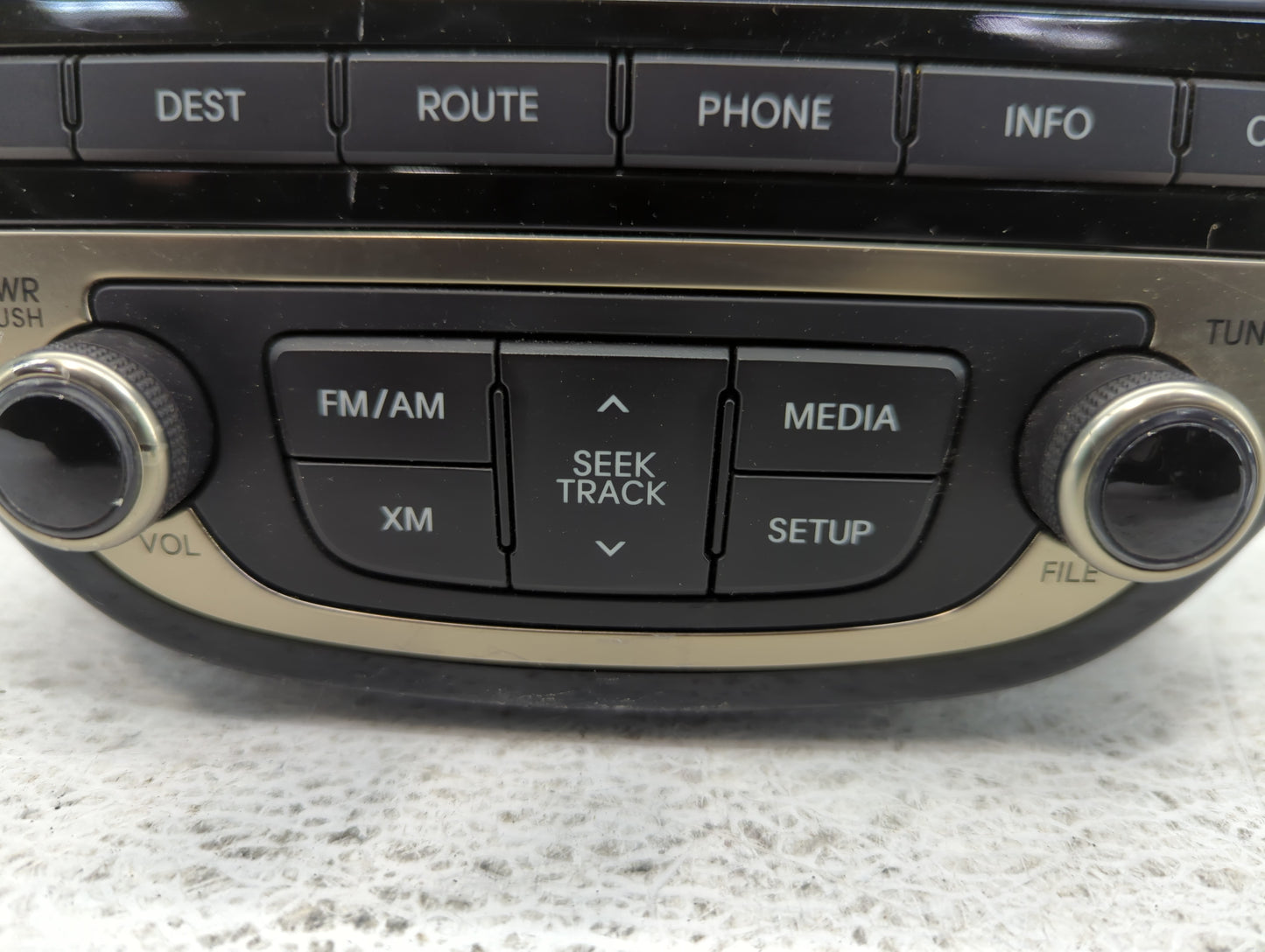 2013-2015 Hyundai Genesis Am Fm Cd Player Radio Receiver - Oemusedautoparts1.com