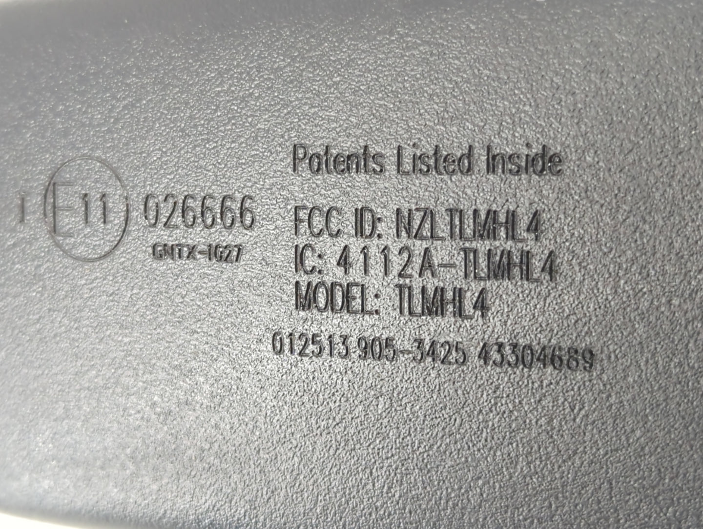 2009-2016 Hyundai Genesis Interior Rear View Mirror Replacement OEM P/N:E11026666 Fits OEM Used Auto Parts - Oemusedautopart