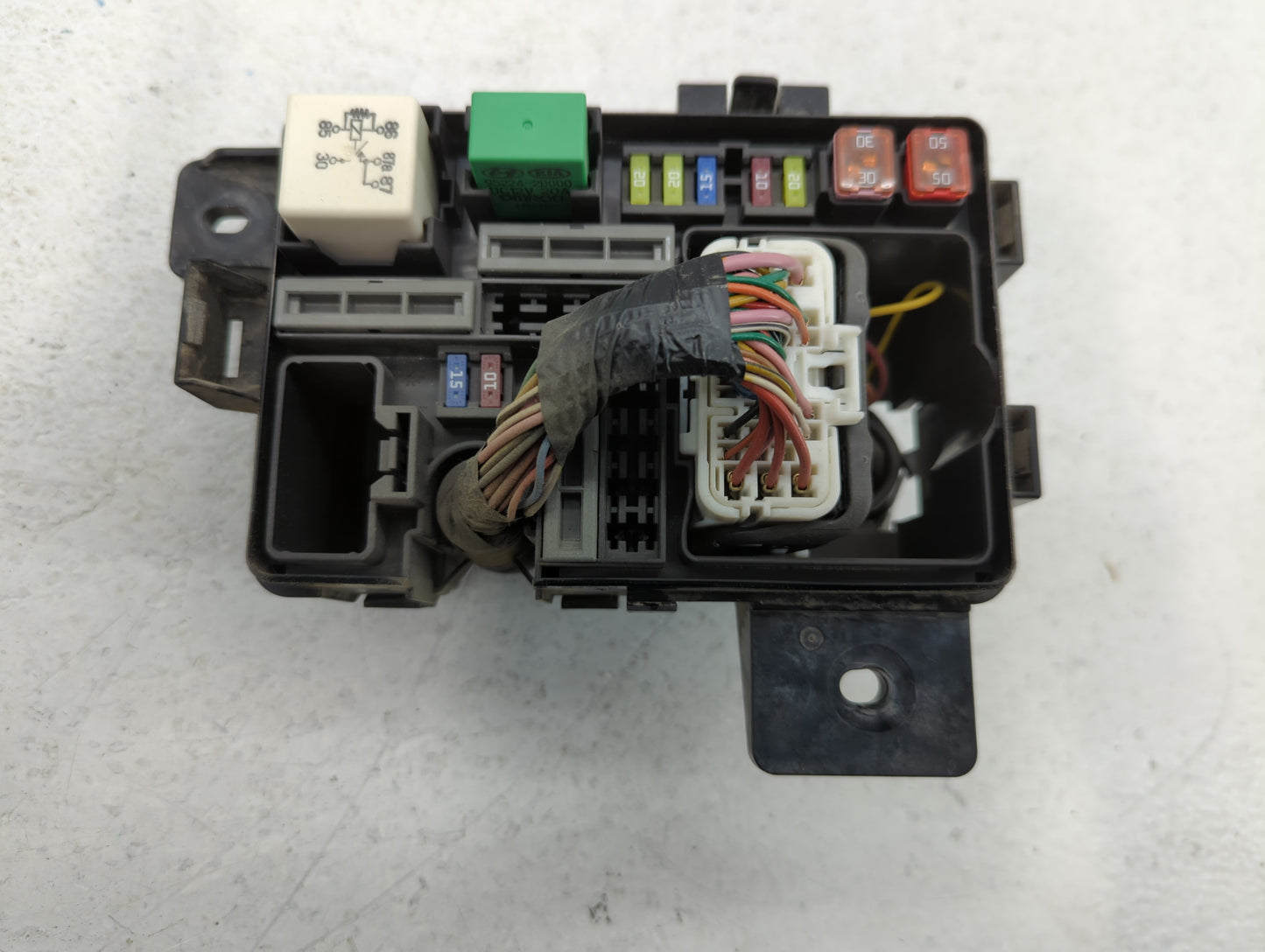 2013-2016 Hyundai Genesis Fusebox Fuse Box Panel Relay Module P/N:914702M080 Fits Fits 2013 2014 2015 2016 OEM Used Auto Par