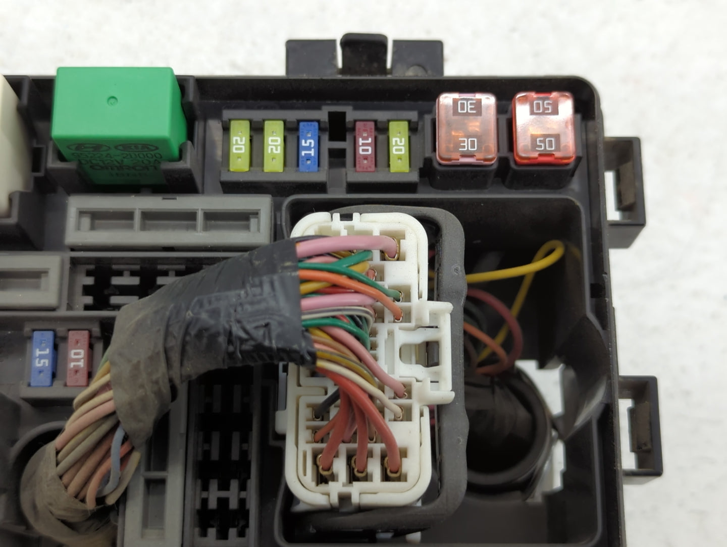 2013-2016 Hyundai Genesis Fusebox Fuse Box Panel Relay Module P/N:914702M080 Fits Fits 2013 2014 2015 2016 OEM Used Auto Par