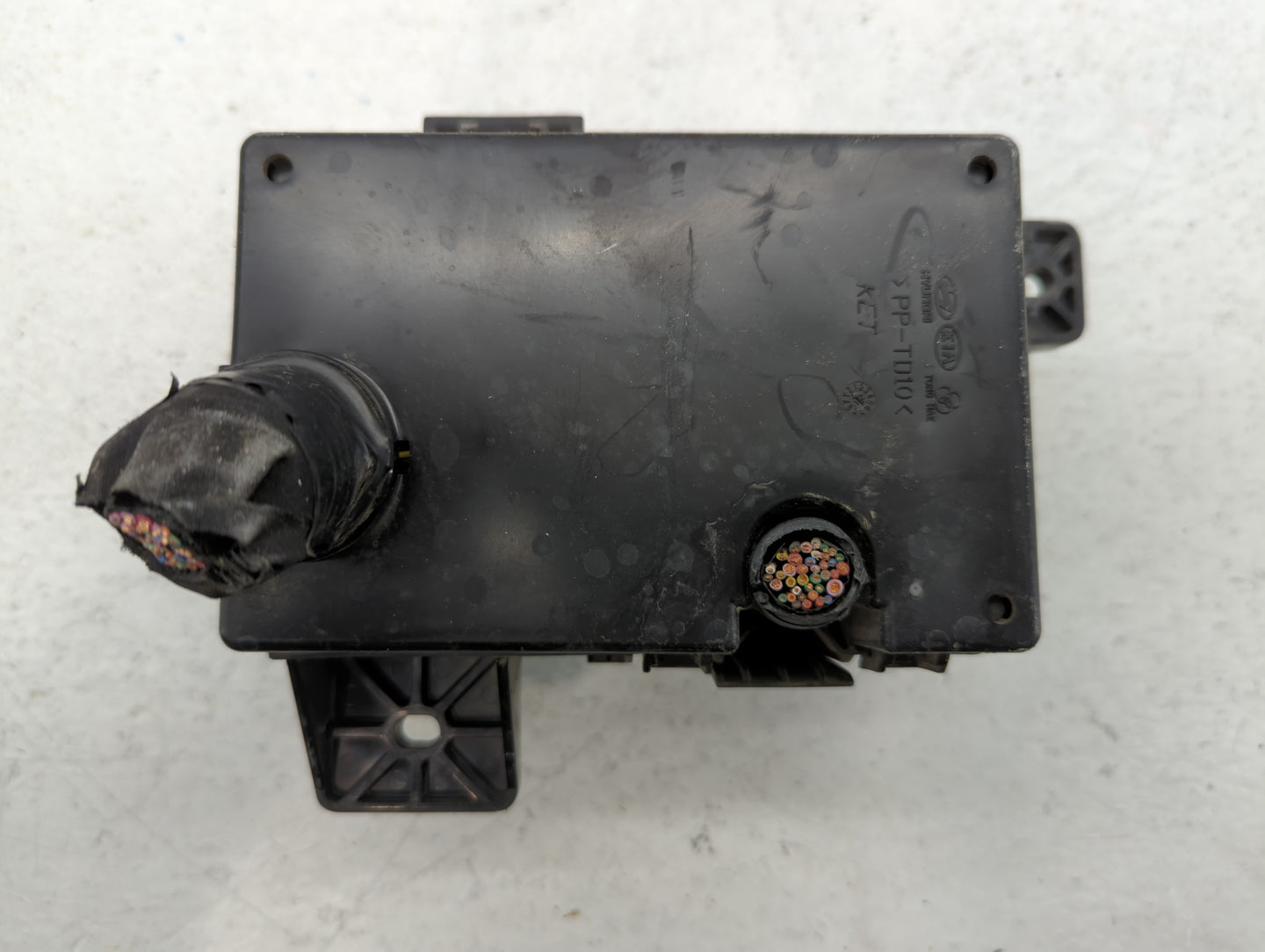 2013-2016 Hyundai Genesis Fusebox Fuse Box Panel Relay Module P/N:914702M080 Fits Fits 2013 2014 2015 2016 OEM Used Auto Par