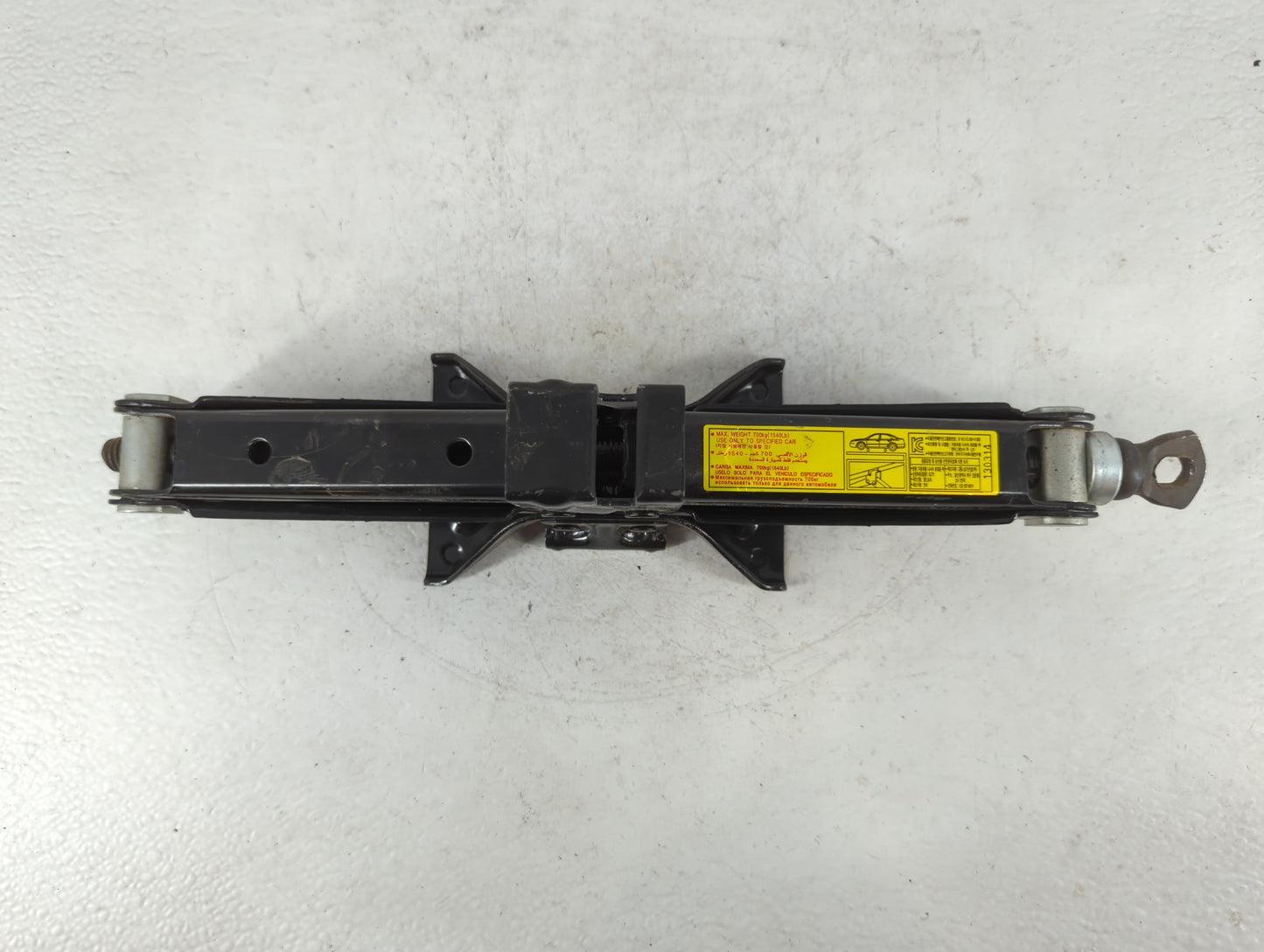 2013 Hyundai Genesis Spare Scissor Car Jack - Oemusedautoparts1.com