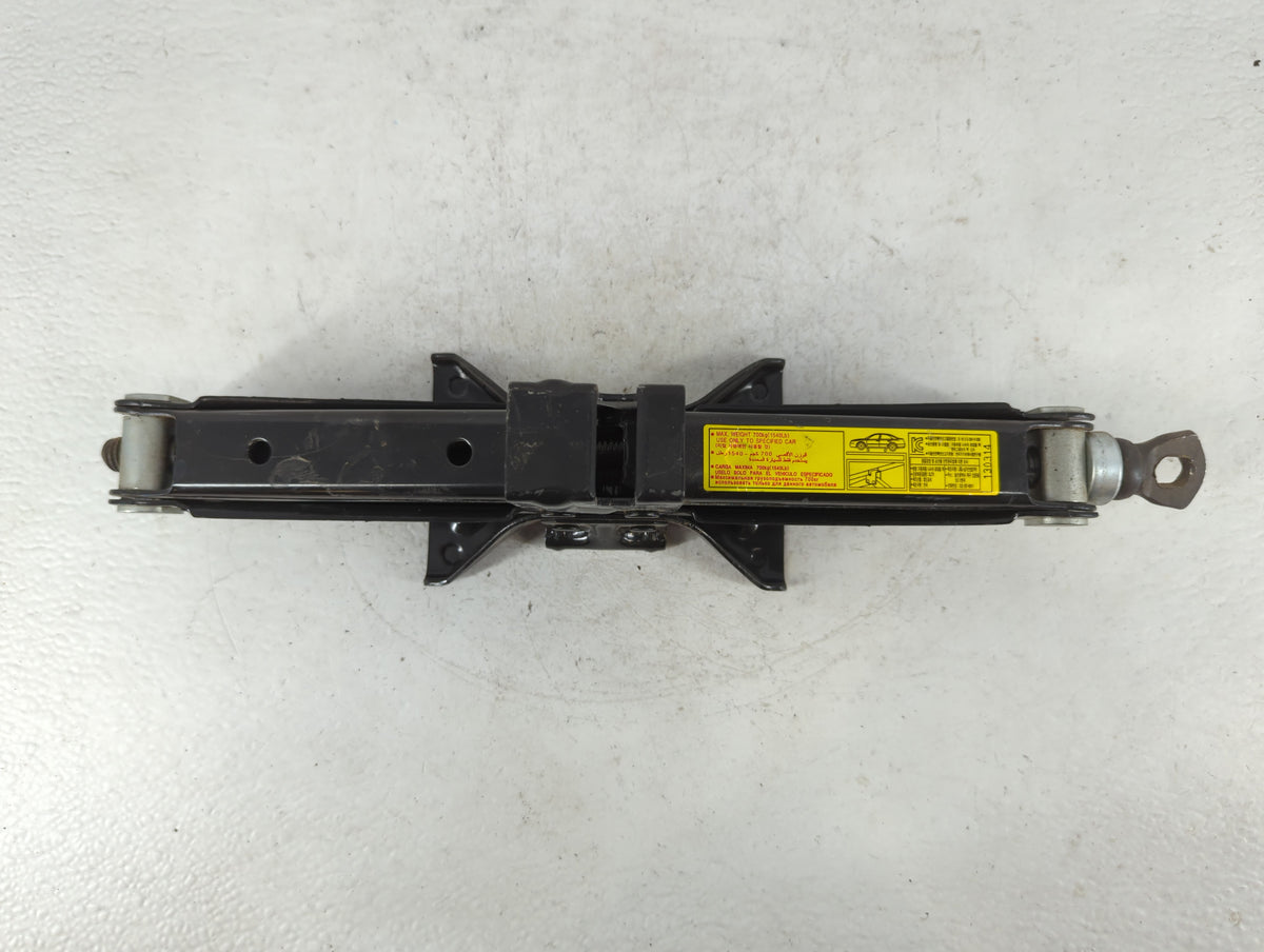 2013 Hyundai Genesis Spare Scissor Car Jack 718802 - Oemusedautoparts1.com