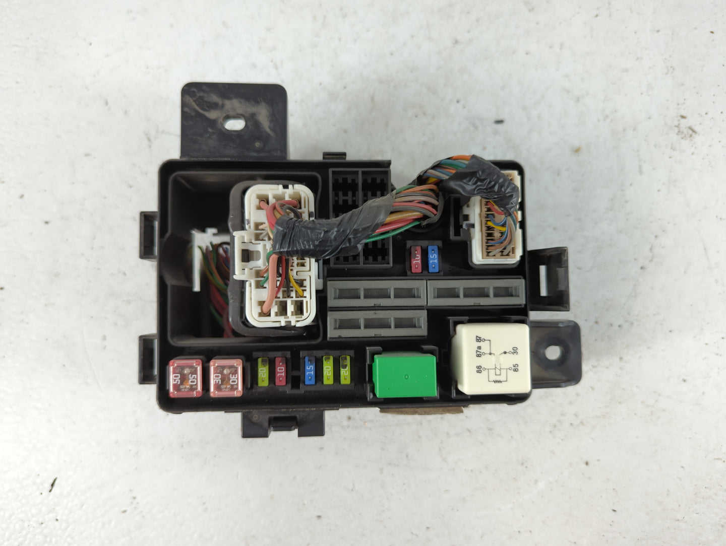 2013-2014 Hyundai Genesis Fusebox Fuse Box Panel Relay Module P/N:91450 2M141 Fits Fits 2013 2014 OEM Used Auto Parts - Oemu