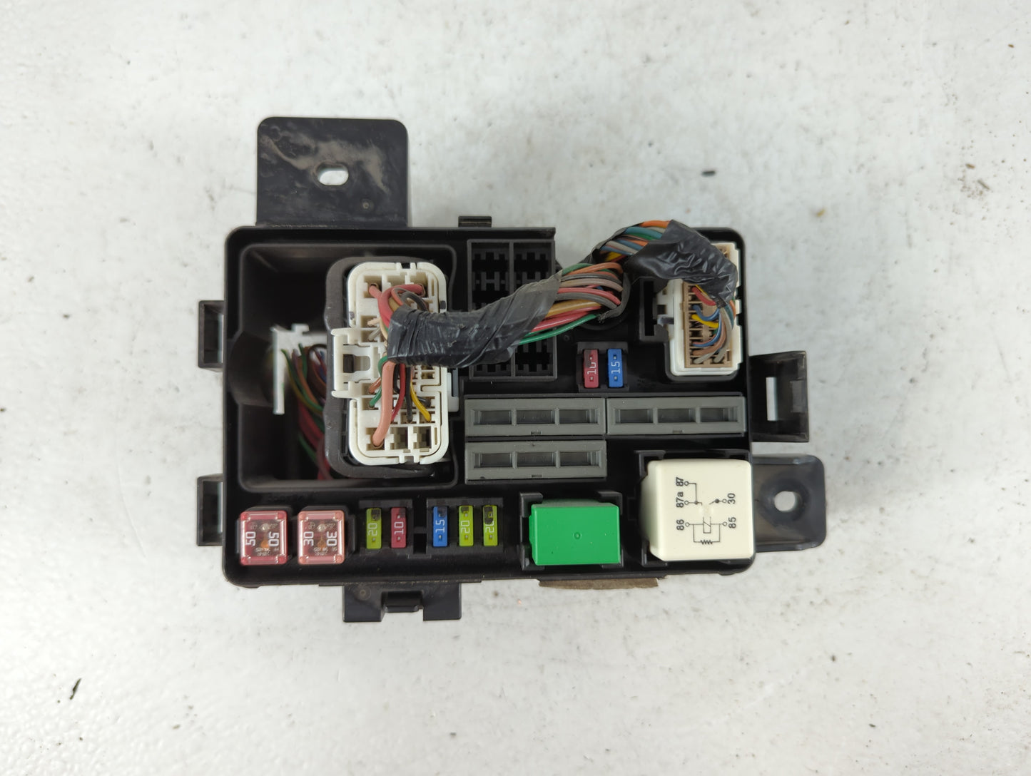 2013-2014 Hyundai Genesis Fusebox Fuse Box Panel Relay Module P/N:91450 2M141 Fits Fits 2013 2014 OEM Used Auto Parts - Oemu