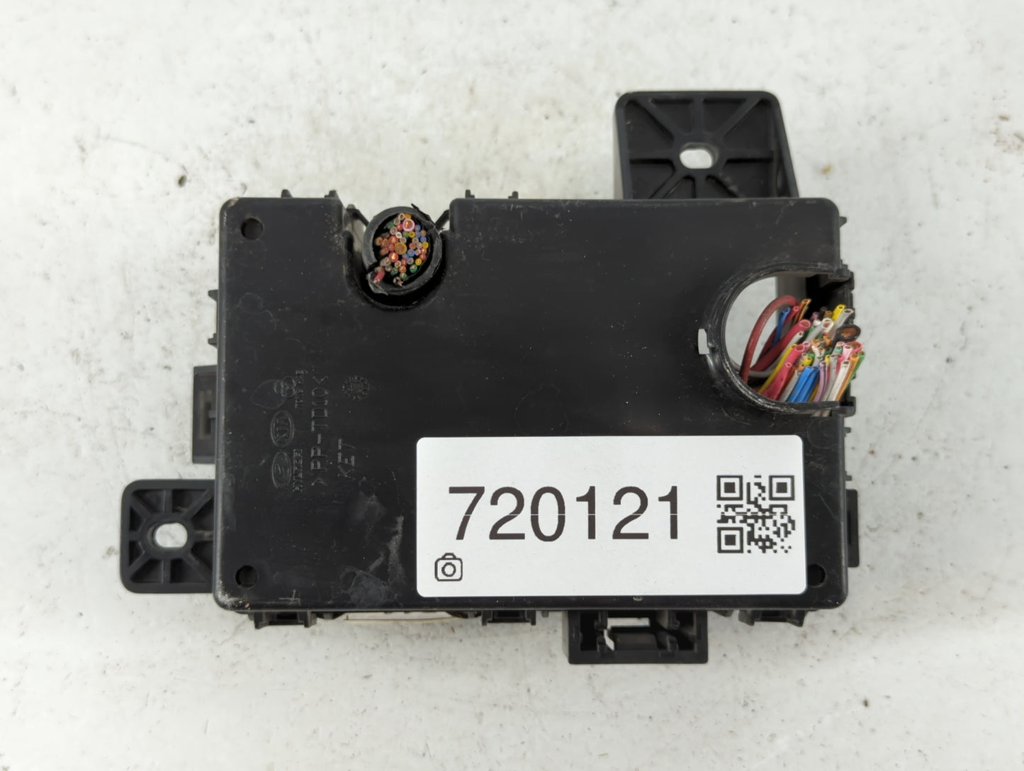 2013-2014 Hyundai Genesis Fusebox Fuse Box Panel Relay Module P/N:91450 2M141 Fits Fits 2013 2014 OEM Used Auto Parts - Oemu