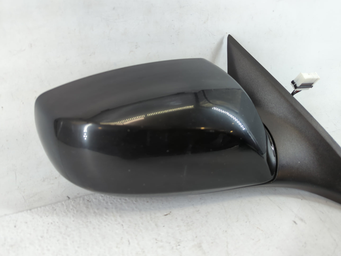 2009-2016 Hyundai Genesis Passenger Side View Mirror - Right Door Mirror OEM Used - Oemusedautoparts1.com