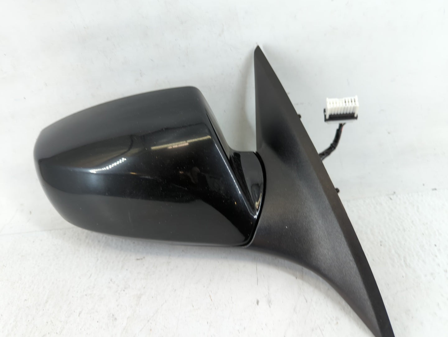 2009-2016 Hyundai Genesis Passenger Side View Mirror - Right Door Mirror OEM Used - Oemusedautoparts1.com