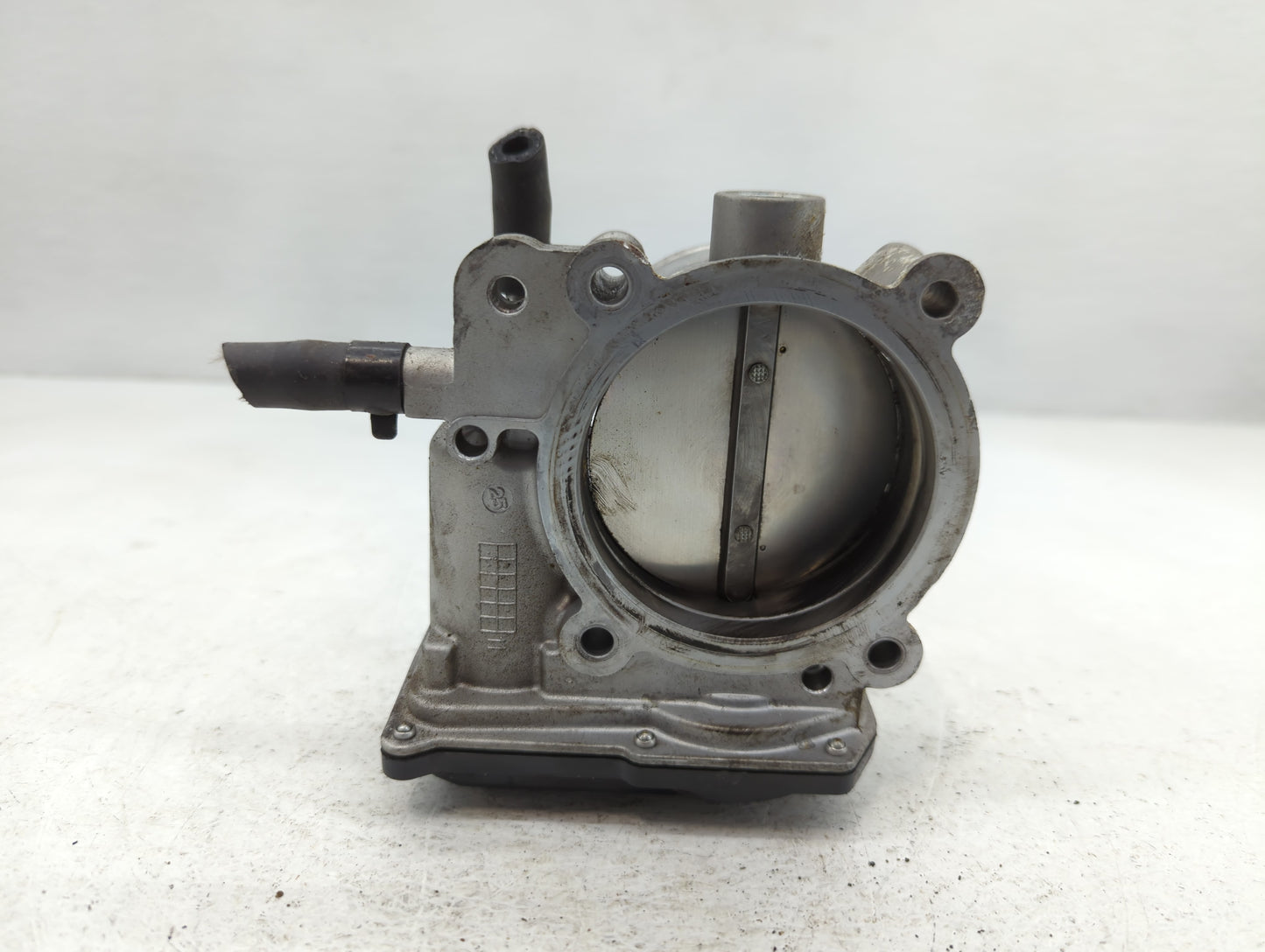2012-2014 Hyundai Genesis Throttle Body P/N:35100-3CBA0 Fits Fits 2012 2013 2014 OEM Used Auto Parts - Oemusedautoparts1.com