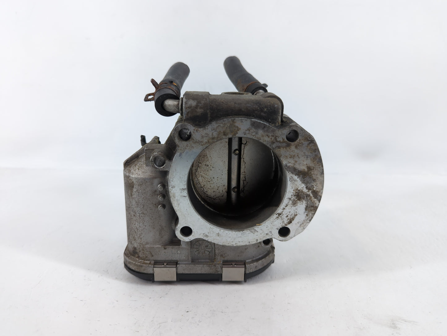 2009-2014 Hyundai Genesis Throttle Body P/N:35100-2C300 Fits Fits 2009 2010 2011 2012 2013 2014 OEM Used Auto Parts - Oemuse
