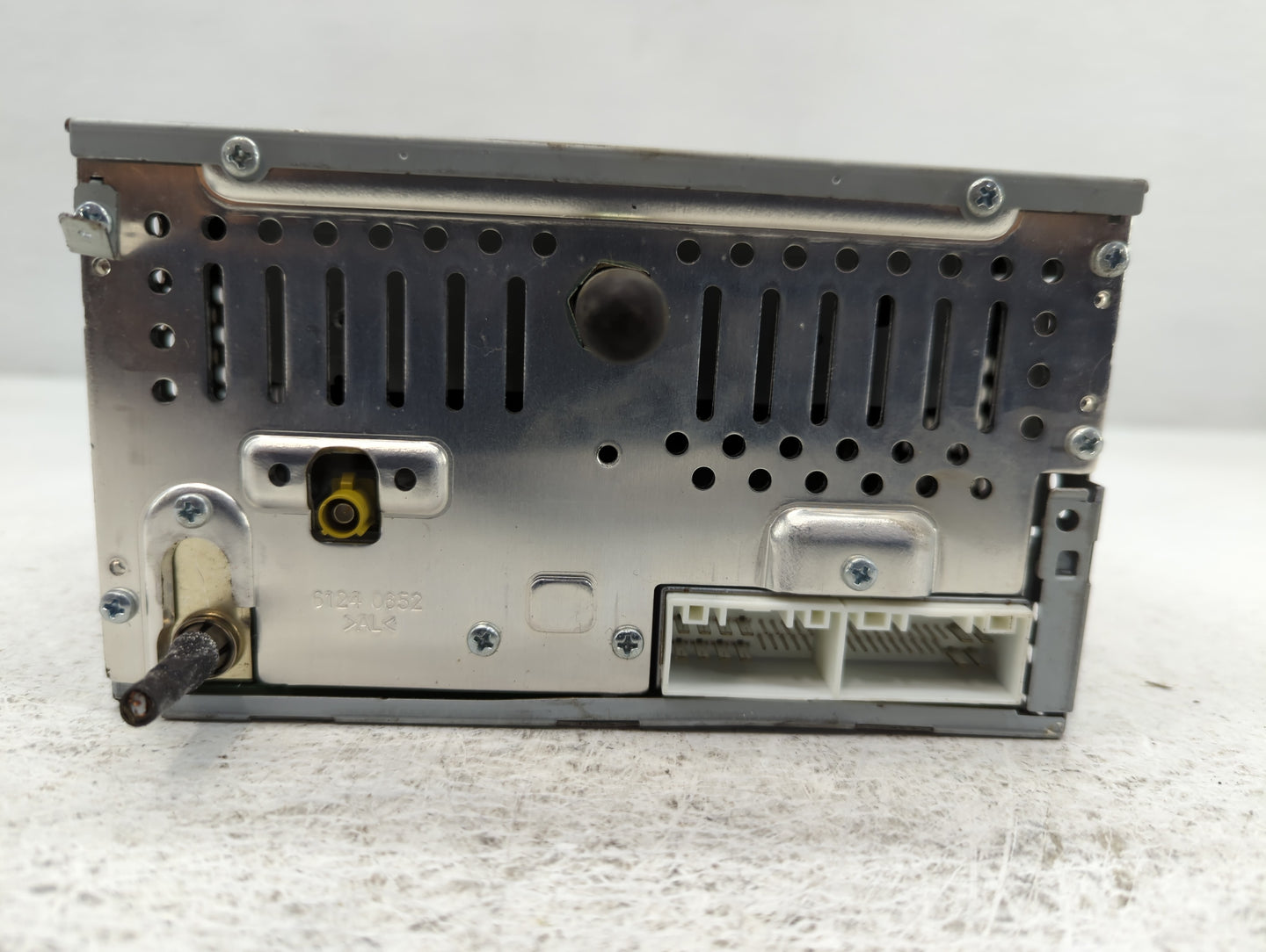 2013-2015 Hyundai Genesis Am Fm Cd Player Radio Receiver - Oemusedautoparts1.com