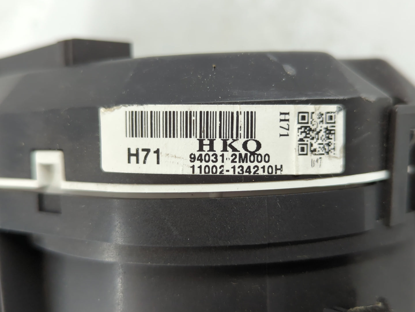 2013 Hyundai Genesis Instrument Cluster Speedometer Gauges P/N:94031 2M000 Fits OEM Used Auto Parts - Oemusedautoparts1.com
