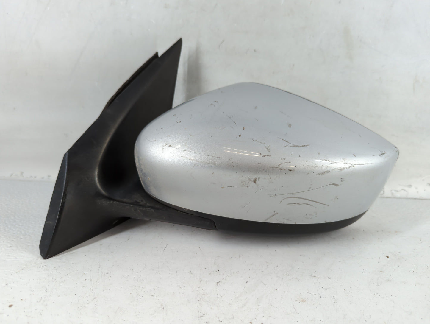 2009-2016 Hyundai Genesis Driver Side View Mirror - Left Door Mirror OEM Used - Oemusedautoparts1.com