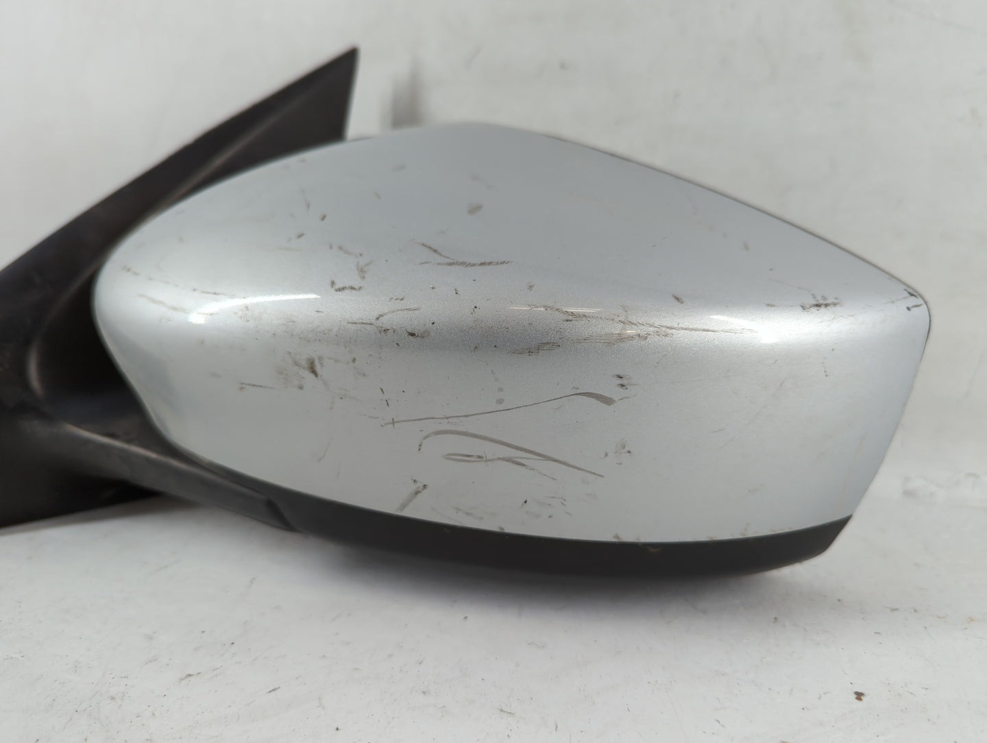 2009-2016 Hyundai Genesis Driver Side View Mirror - Left Door Mirror OEM Used - Oemusedautoparts1.com
