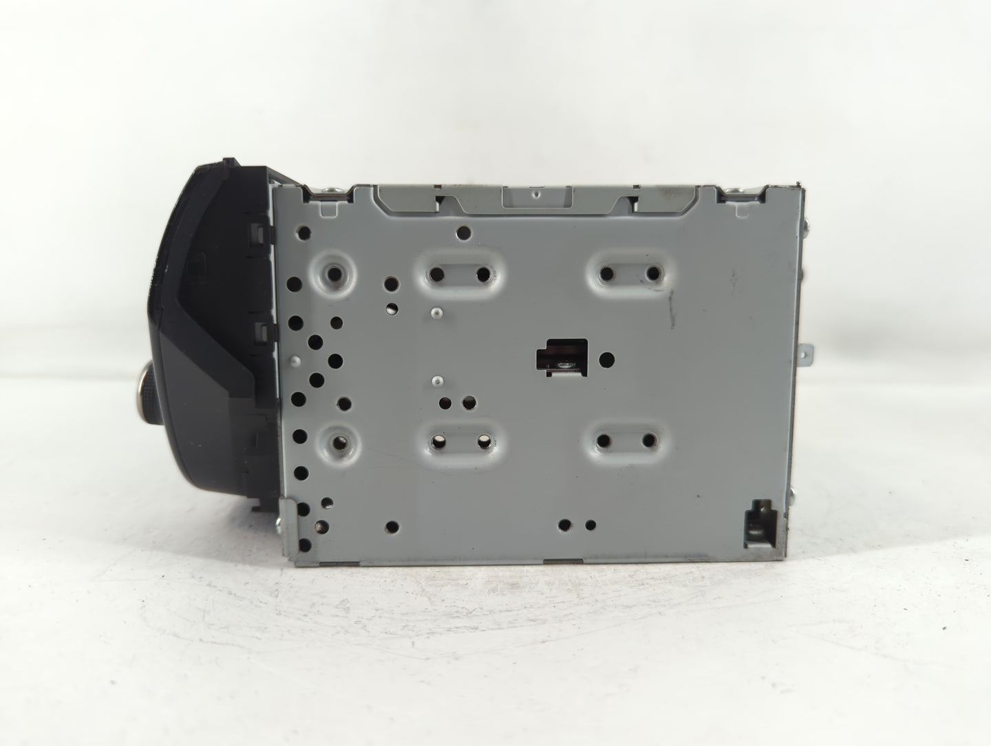 2013-2013 Hyundai Genesis Am Fm Cd Player Radio Receiver - Oemusedautoparts1.com