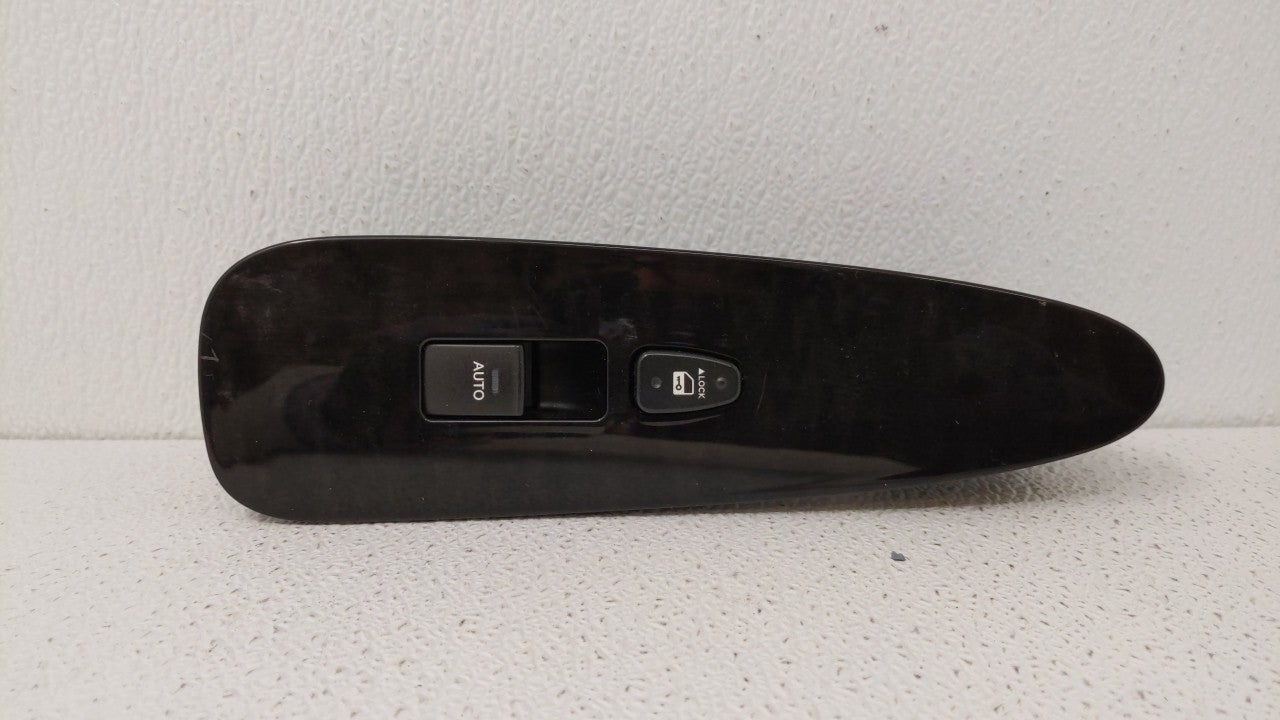 2013 Hyundai Genesis Passeneger Right Power Window Switch 93575-3m521 - Oemusedautoparts1.com