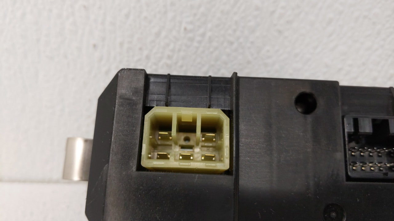 2013 Hyundai Genesis Passeneger Right Power Window Switch 93575-3m521 - Oemusedautoparts1.com