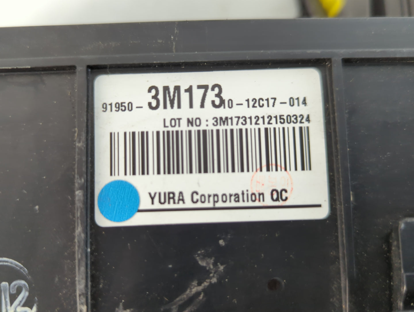 2013-2016 Hyundai Genesis Fusebox Fuse Box Panel Relay Module P/N:91950-3M173 Fits Fits 2013 2014 2015 2016 OEM Used Auto Pa