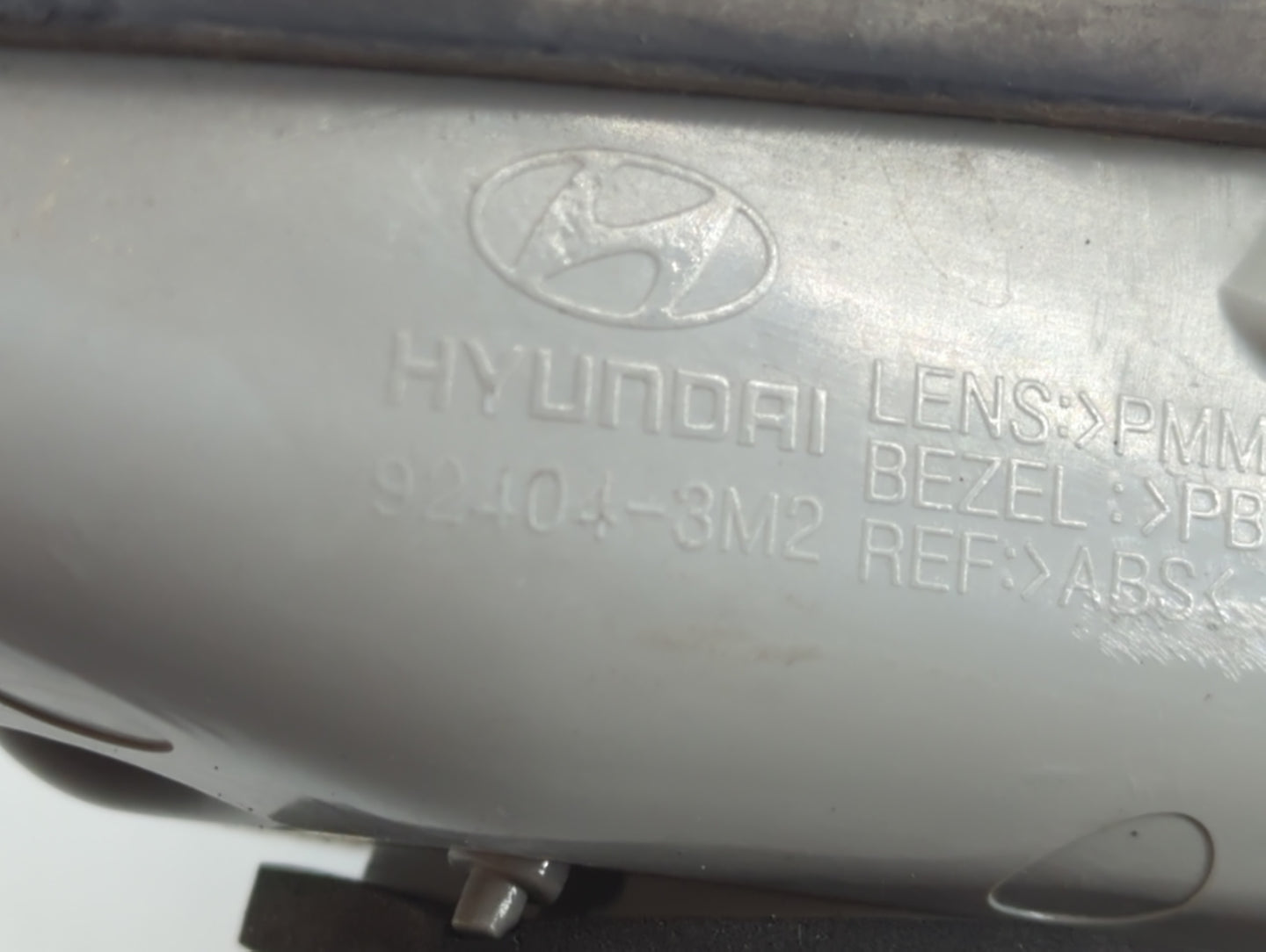 2013-2016 Hyundai Genesis Tail Light Assembly Driver Left OEM P/N:9240-3M2 BT-J643 Fits Fits 2013 2014 2015 2016 OEM Used Au