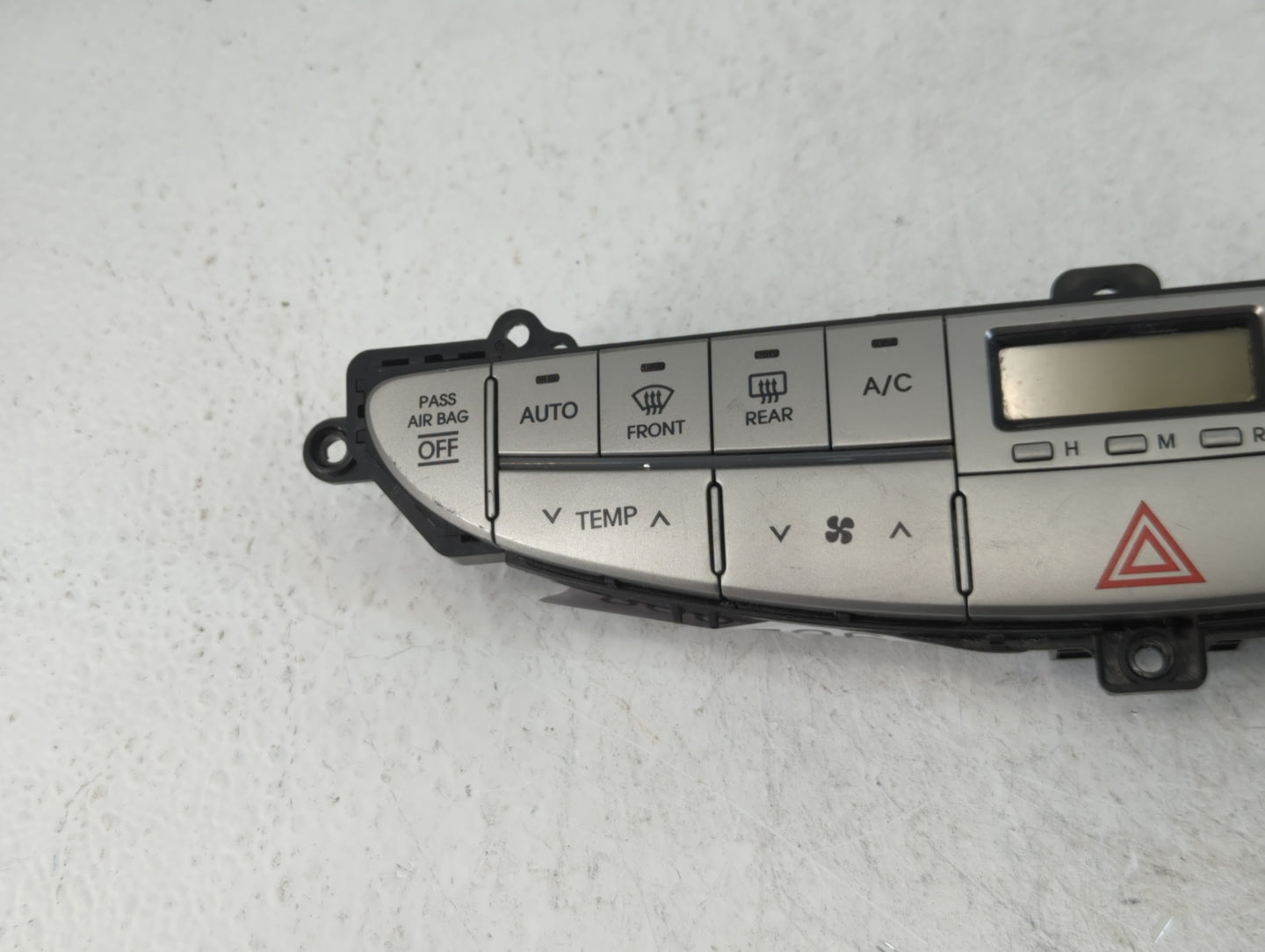 2013-2015 Hyundai Genesis Climate Control Module Temperature AC/Heater Replacement P/N:97250-3M700 Fits Fits 2013 2014 2015 