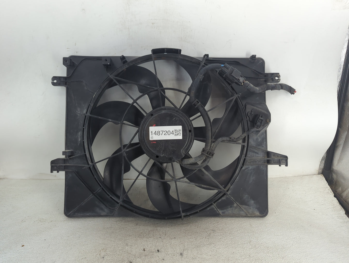 2013 Hyundai Genesis Coupe Electric Radiator Cooling Fan Motor Assembly P/N:25380-2M000 Fits Fits 2014 OEM Used Auto Parts -