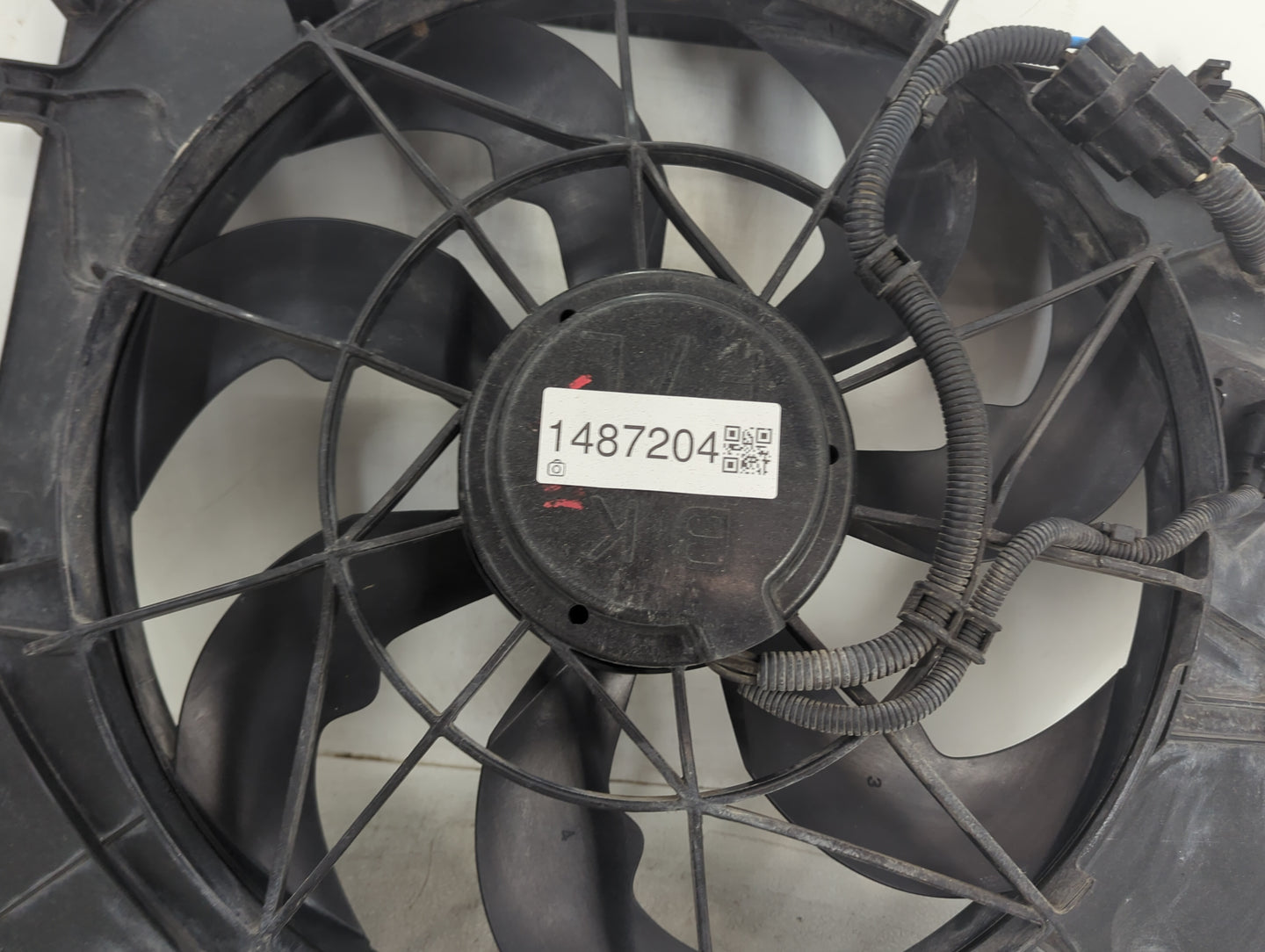 2013 Hyundai Genesis Coupe Electric Radiator Cooling Fan Motor Assembly P/N:25380-2M000 Fits Fits 2014 OEM Used Auto Parts -