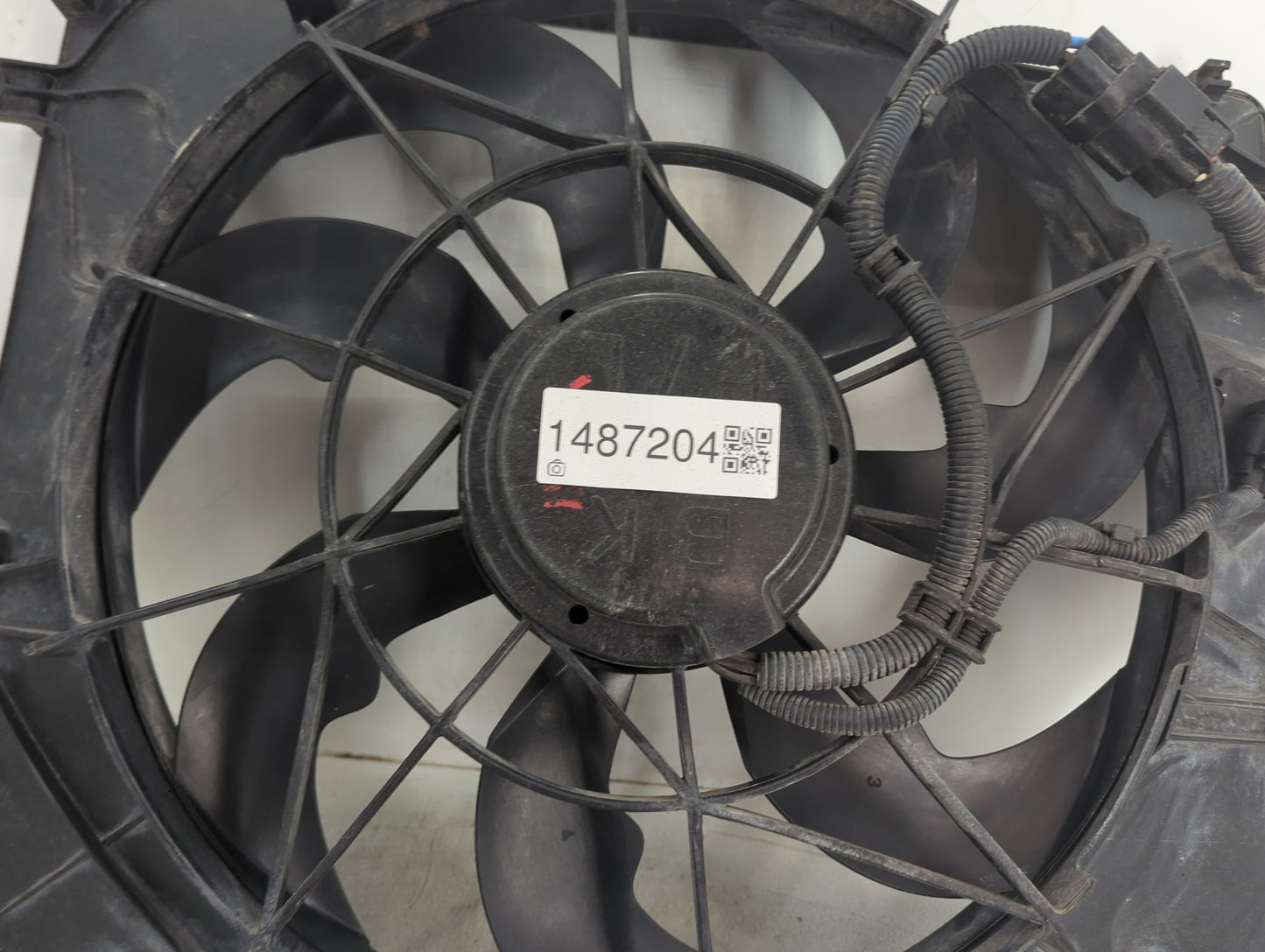 2013 Hyundai Genesis Coupe Electric Radiator Cooling Fan Motor Assembly P/N:25380-2M000 Fits Fits 2014 OEM Used Auto Parts -
