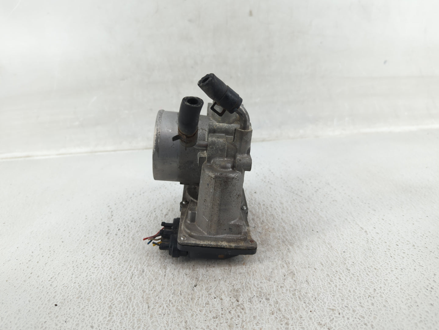 2018-2021 Hyundai Kona Throttle Body P/N:35100-2E400 Fits Fits 2012 2013 2014 2015 2016 2018 2019 2020 2021 OEM Used Auto Pa