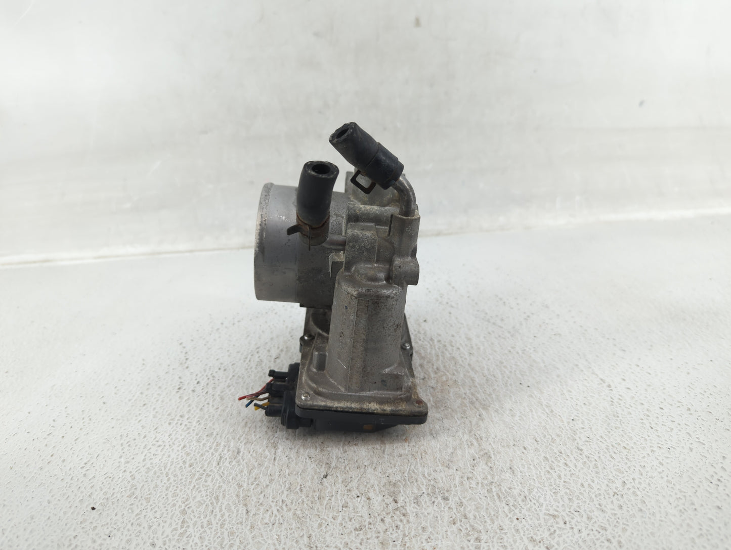 2018-2021 Hyundai Kona Throttle Body P/N:35100-2E400 Fits Fits 2012 2013 2014 2015 2016 2018 2019 2020 2021 OEM Used Auto Pa