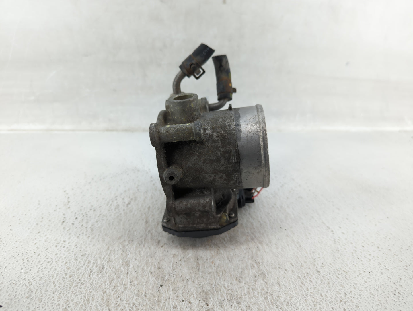 2018-2021 Hyundai Kona Throttle Body P/N:35100-2E400 Fits Fits 2012 2013 2014 2015 2016 2018 2019 2020 2021 OEM Used Auto Pa