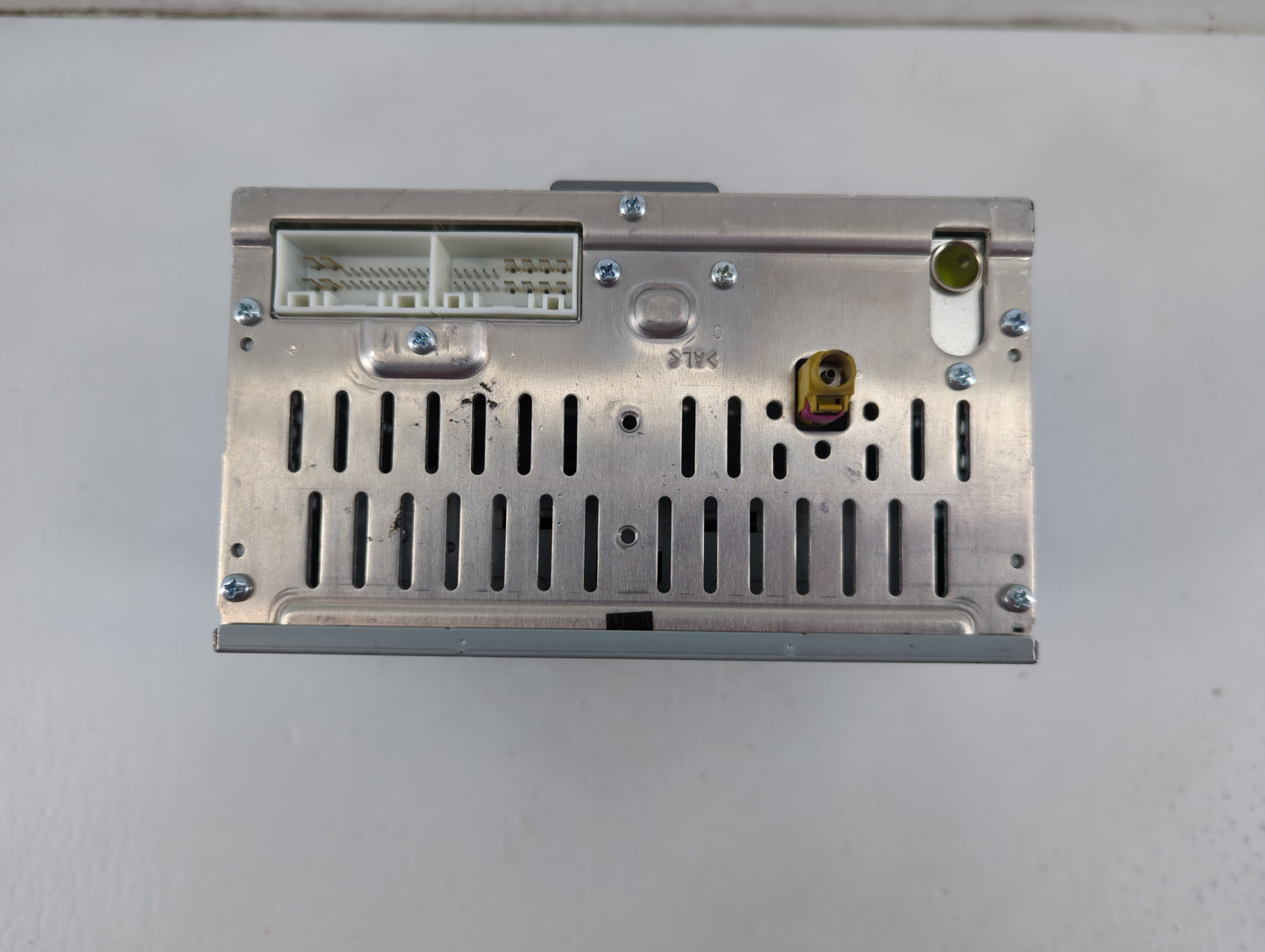 2013-2014 Hyundai Santa Fe Radio AM FM Cd Player Receiver Replacement P/N:96180-4Z1004X Fits Fits 2013 2014 OEM Used Auto Pa
