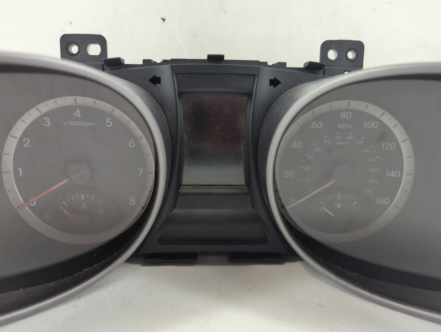 2013-2014 Hyundai Santa Fe Instrument Cluster Speedometer Gauges P/N:94001-B8041 Fits Fits 2013 2014 OEM Used Auto Parts - O